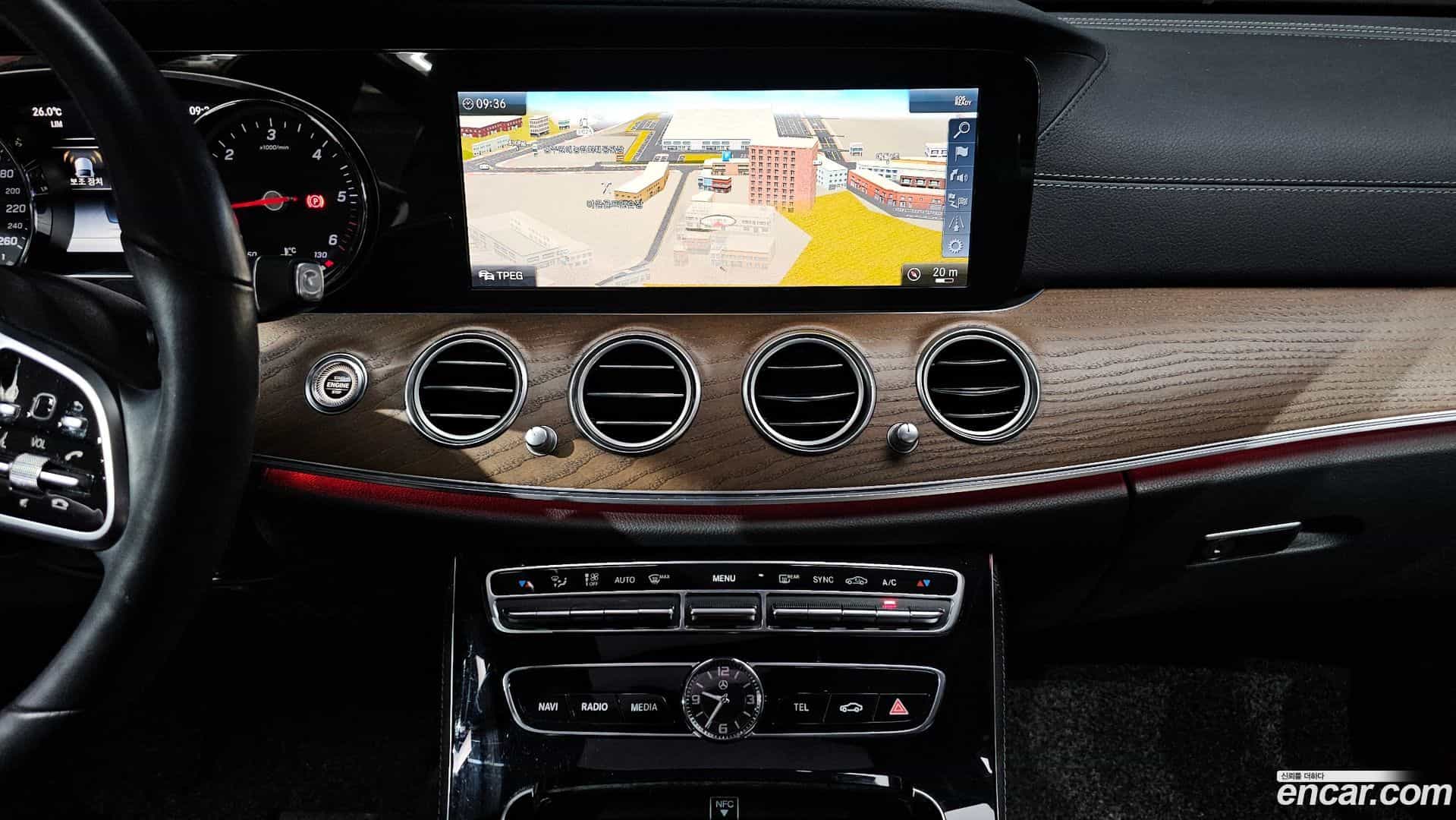 E-Class Mercedes-Benz 2019.6-OPTION-016