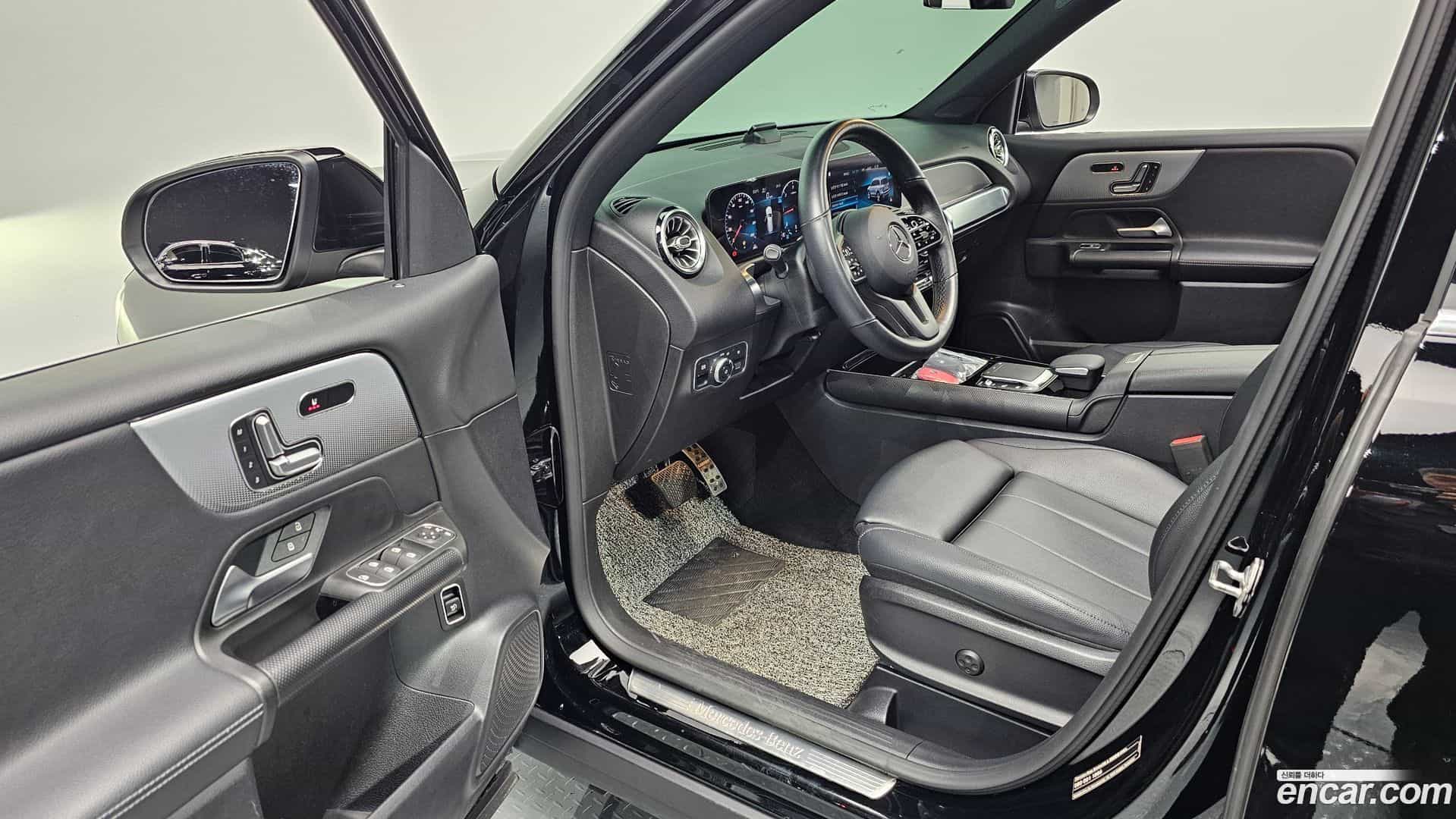 GLB-Class Mercedes-Benz 2021.7-INNER-010