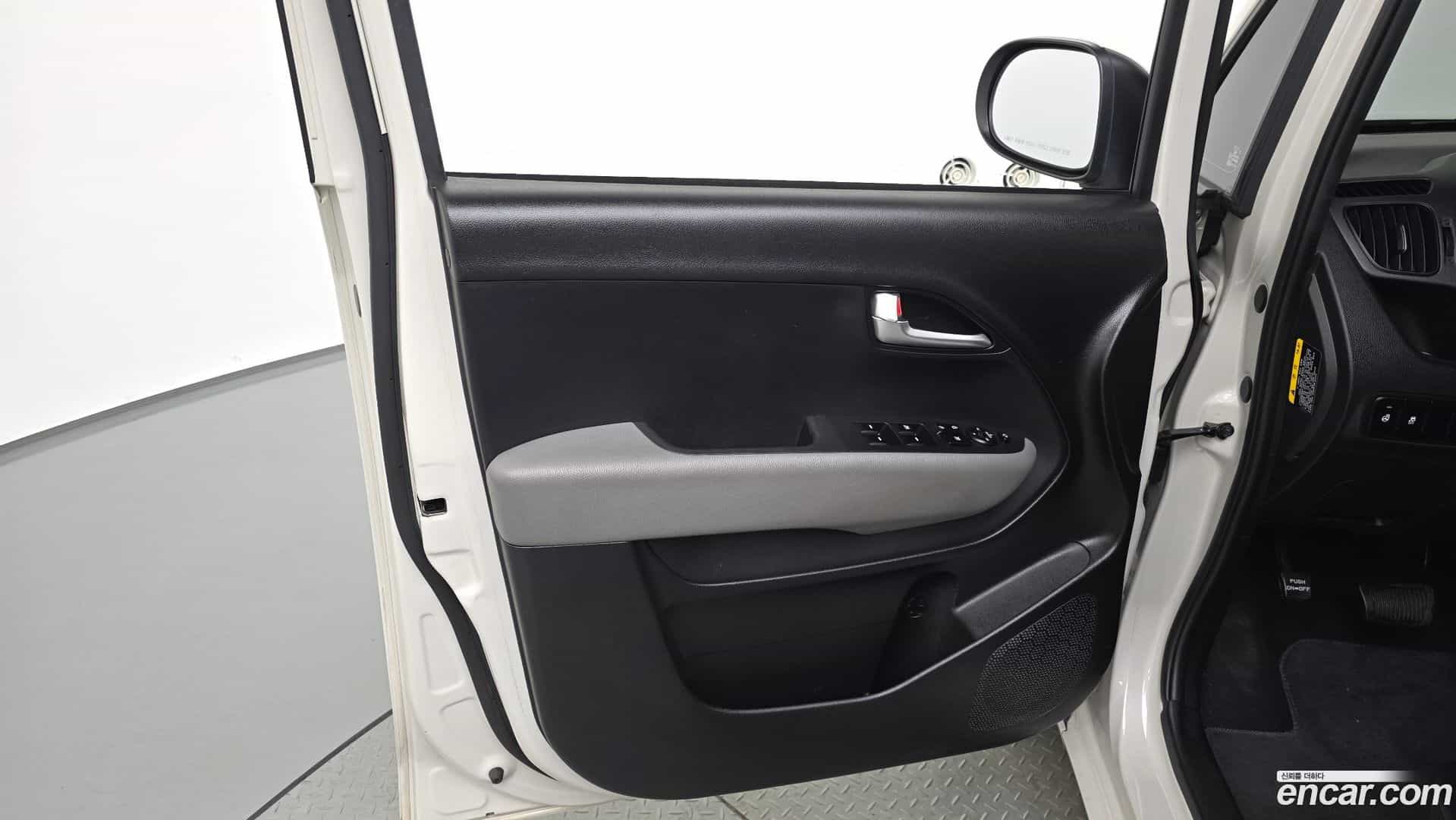 RAY Kia 2022.9-INNER-034