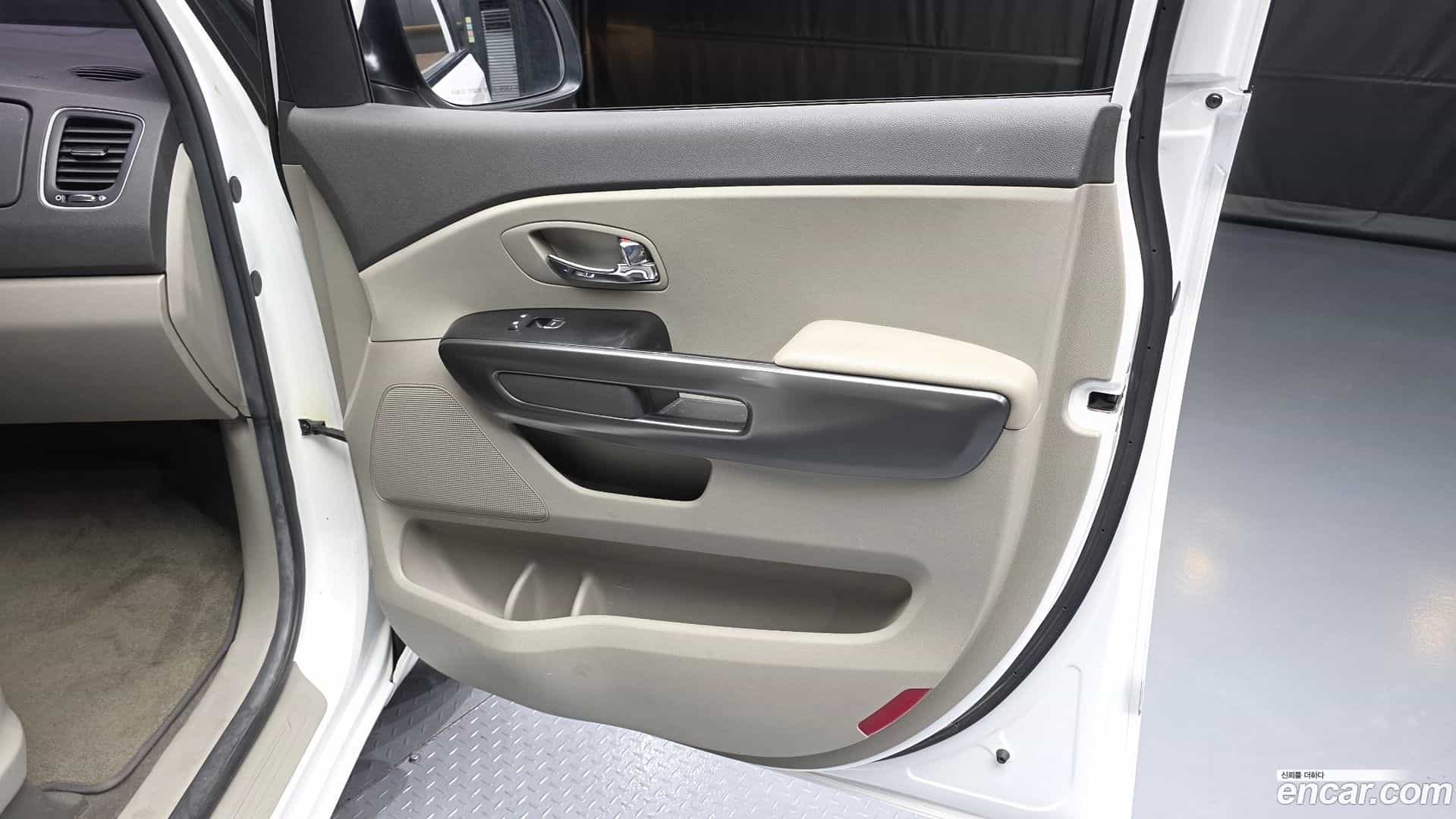 Canival Kia 2017.7-INNER-035