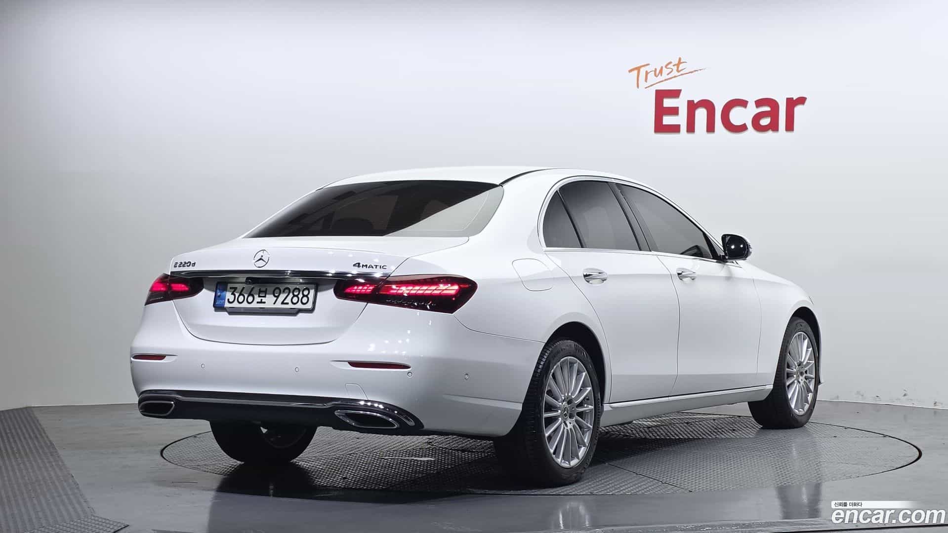 E-Class Mercedes-Benz 2021.7-OUTER-002