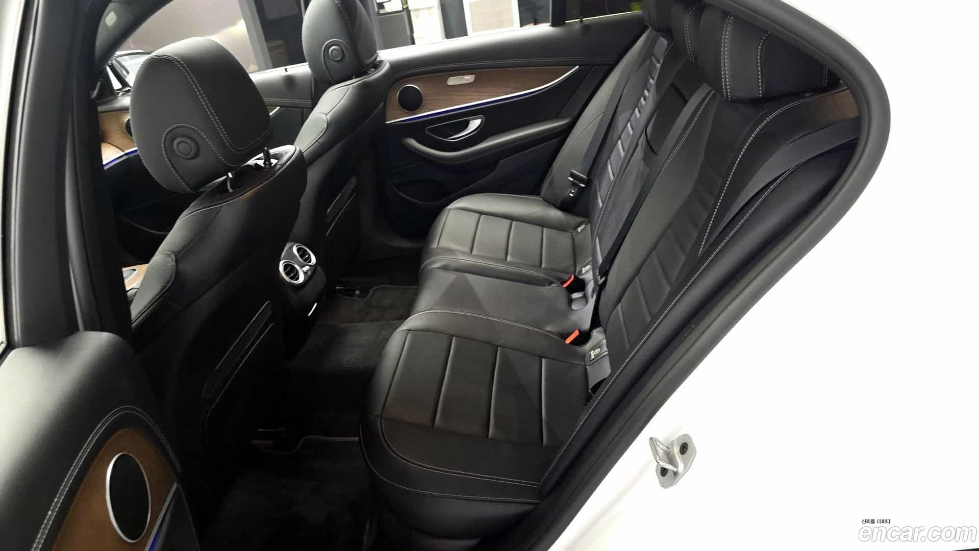E-Class Mercedes-Benz 2021.7-OPTION-015