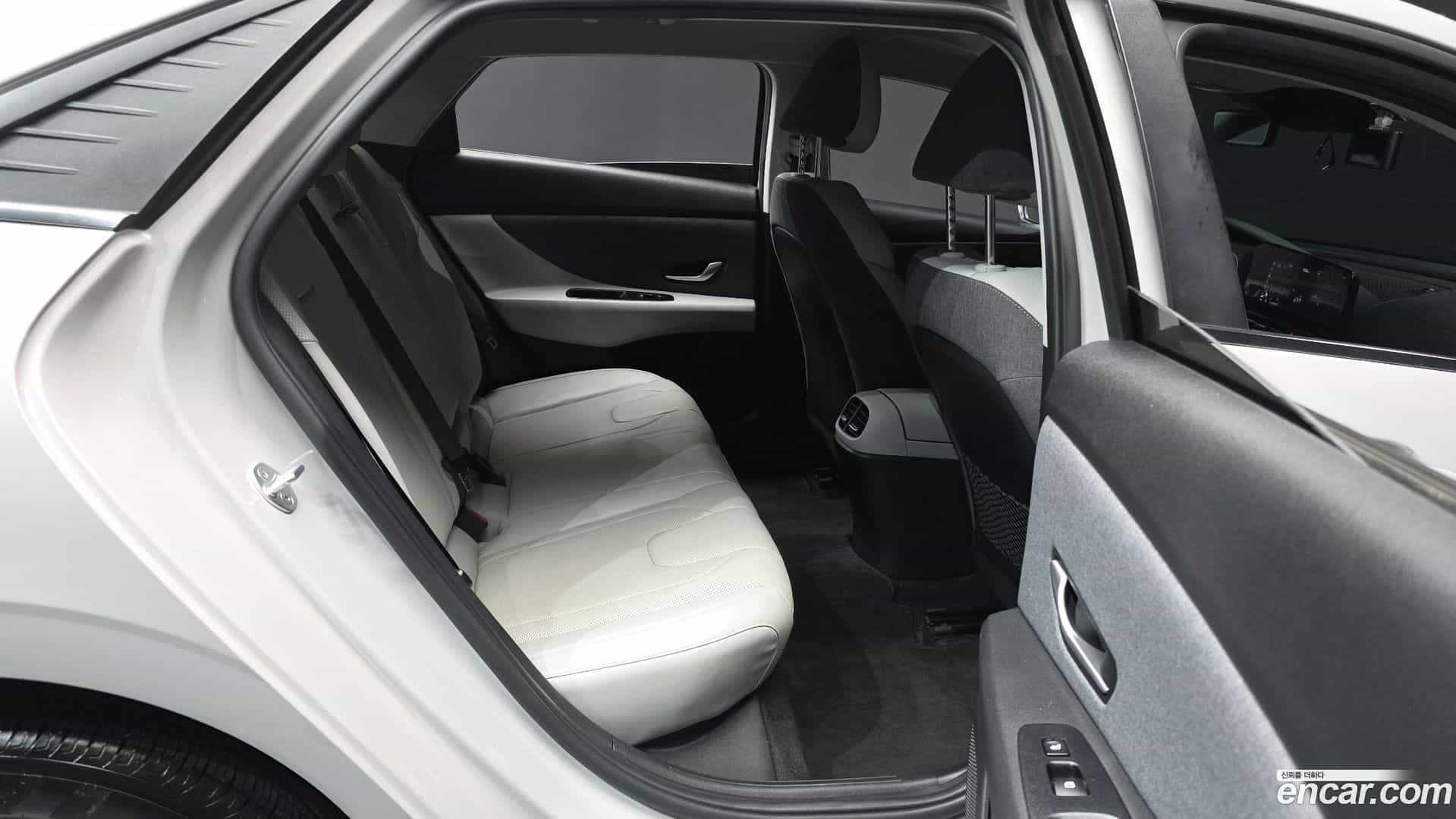 AVANTE Hyundai 2021.6-OPTION-016