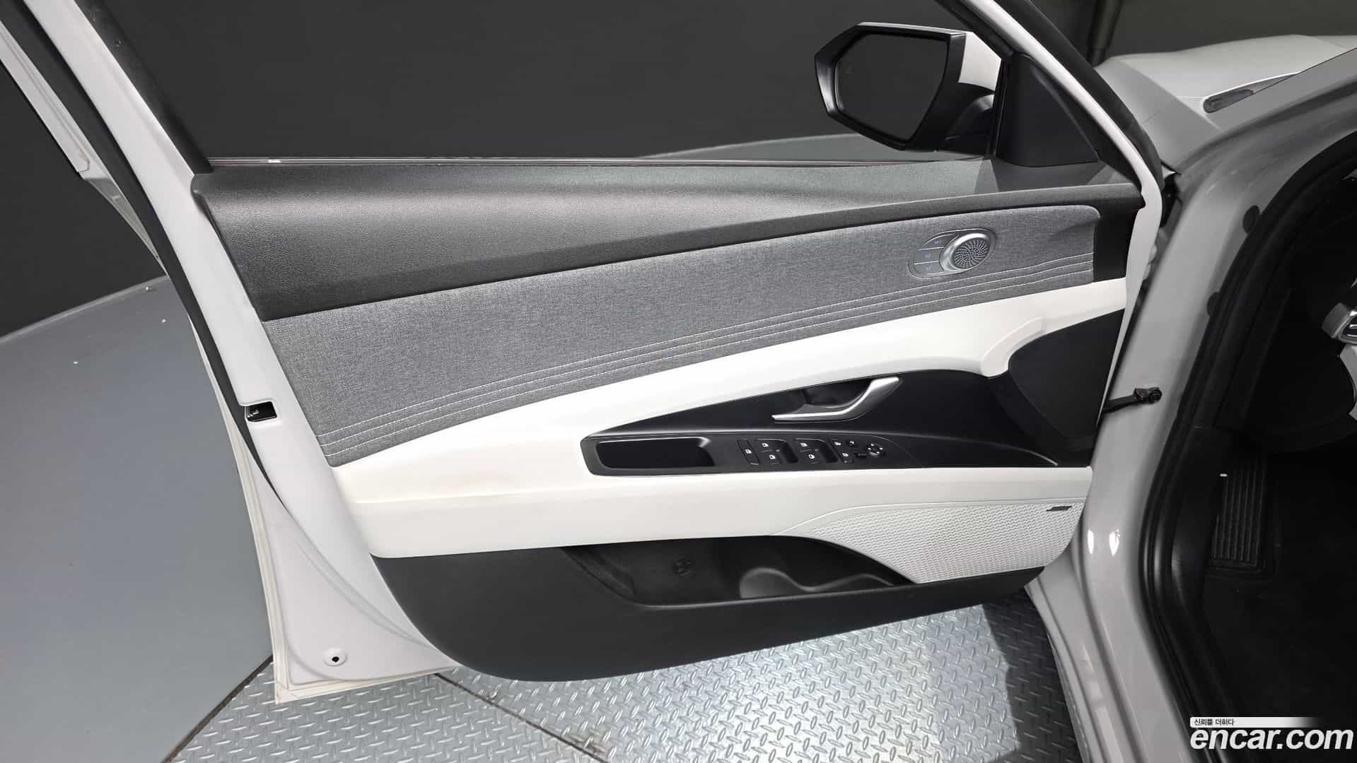 AVANTE Hyundai 2021.6-INNER-034