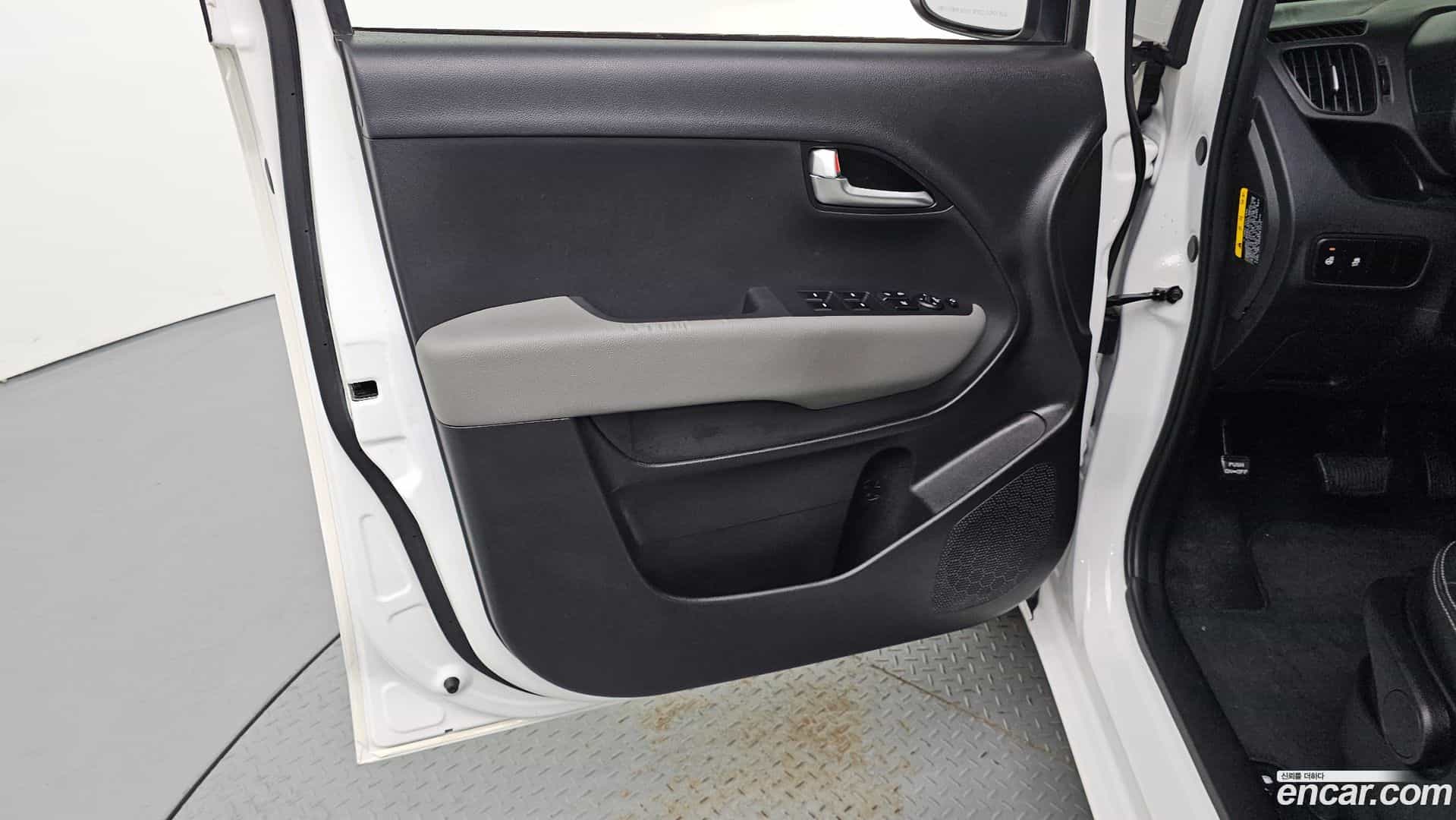 RAY Kia 2023.8-INNER-034