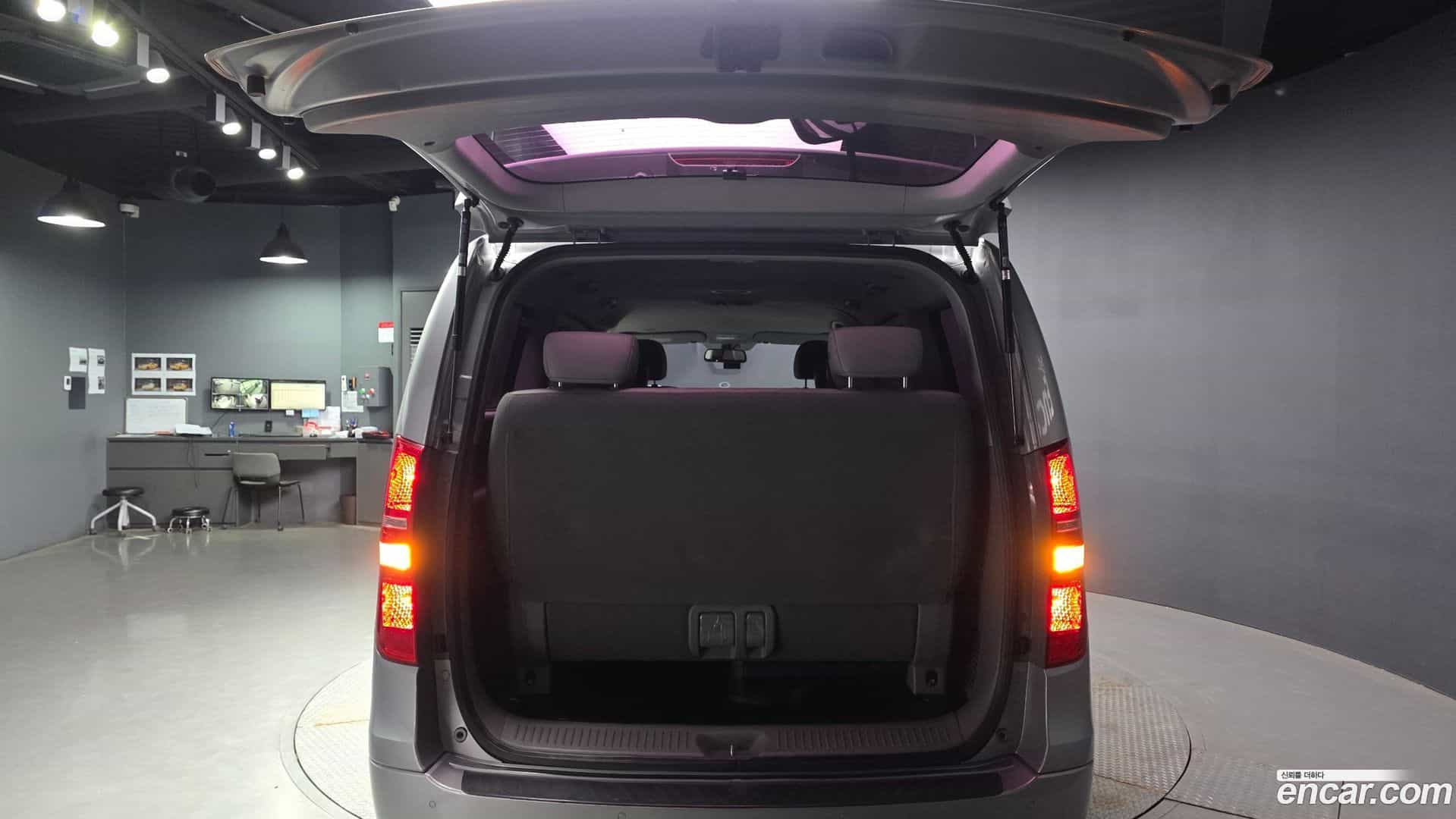 Starex Hyundai 2014.9-OPTION-024