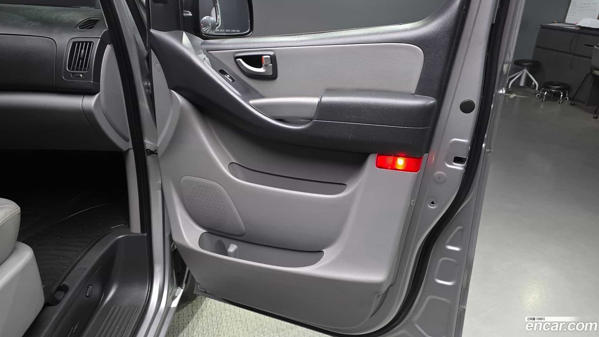 Starex Hyundai 2014.9-INNER-035