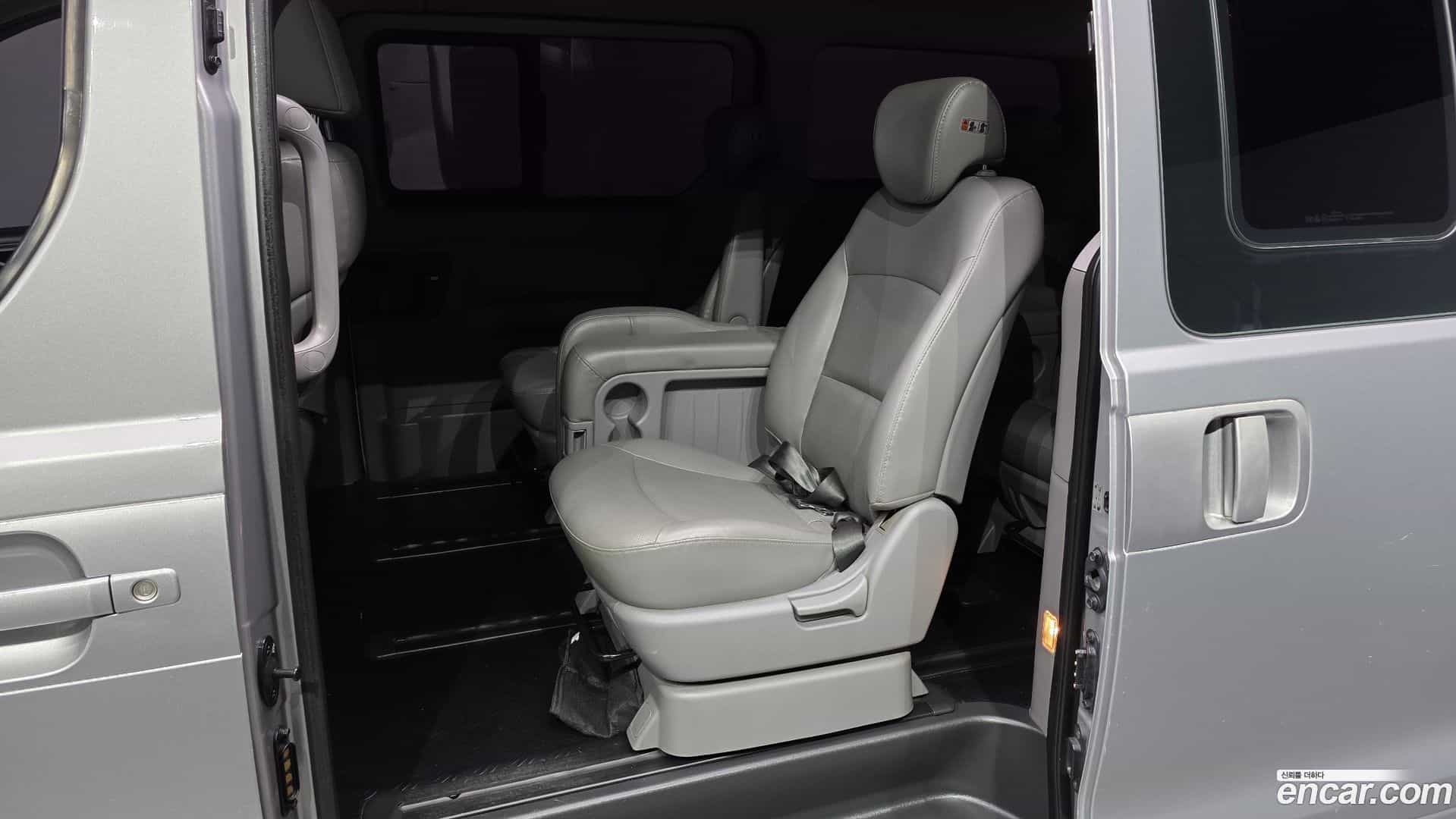 Starex Hyundai 2014.9-INNER-036