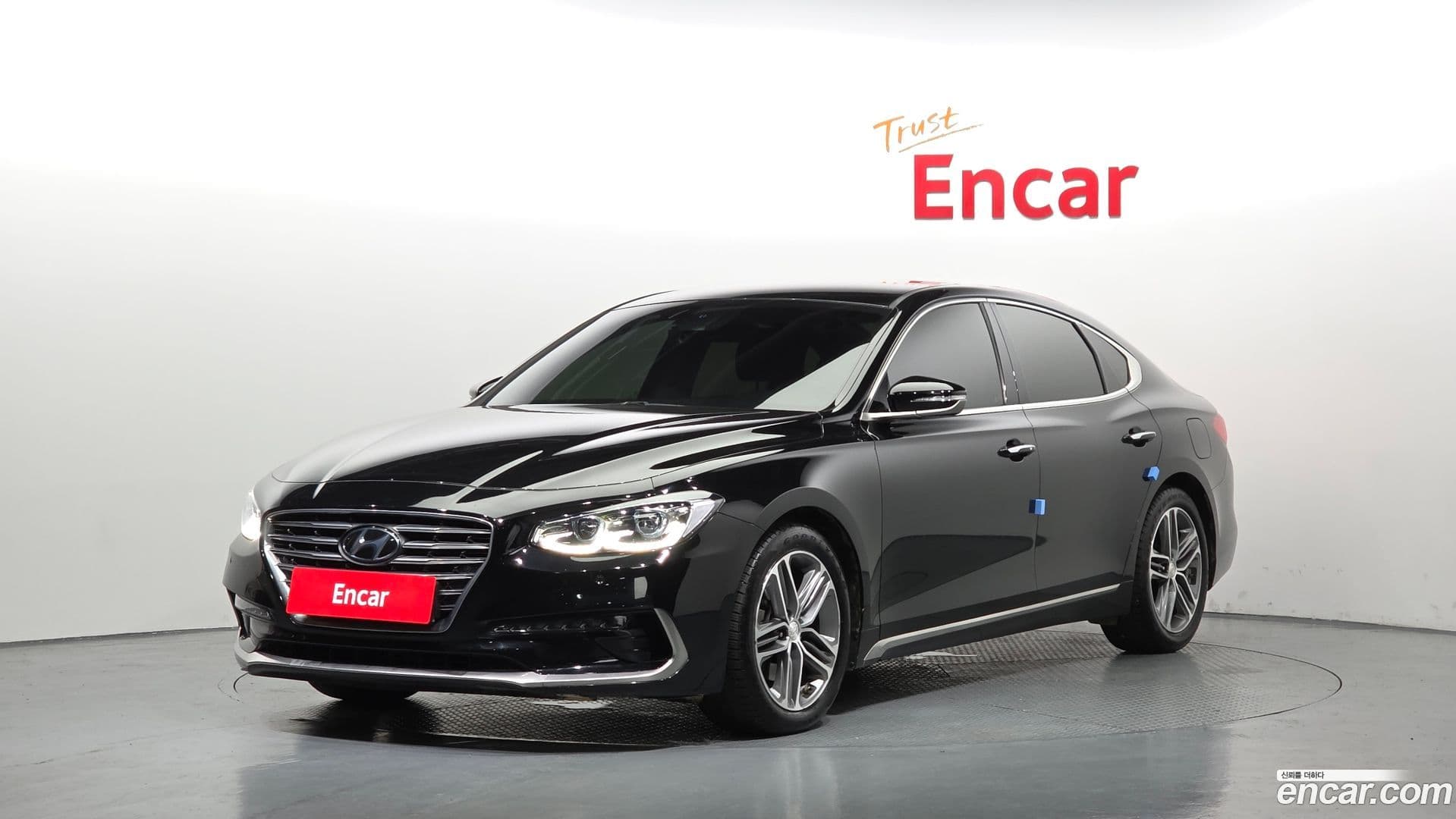 Main__Slider__Photo:Grandeur Hyundai 2018.7-0