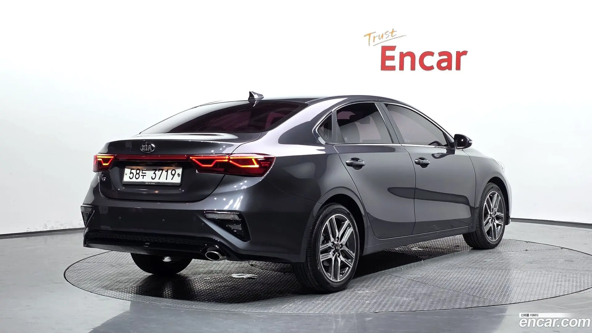 Main__Slider__Photo:K3 Kia 2019.1-1
