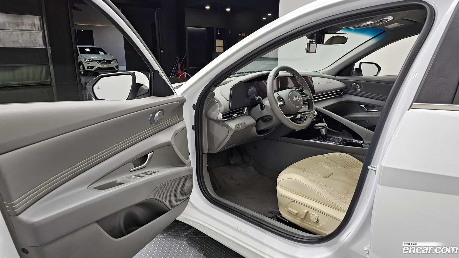 AVANTE Hyundai 2025.1-INNER-010