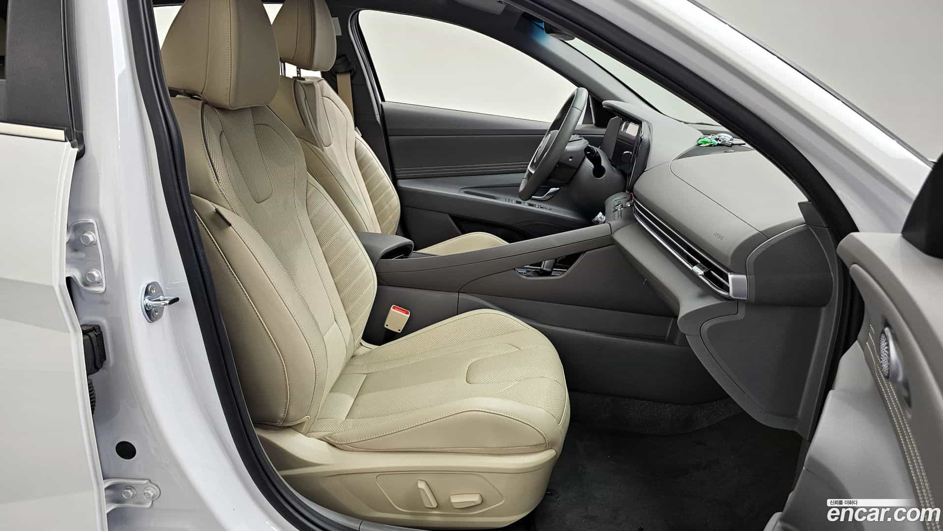 AVANTE Hyundai 2025.1-OPTION-015