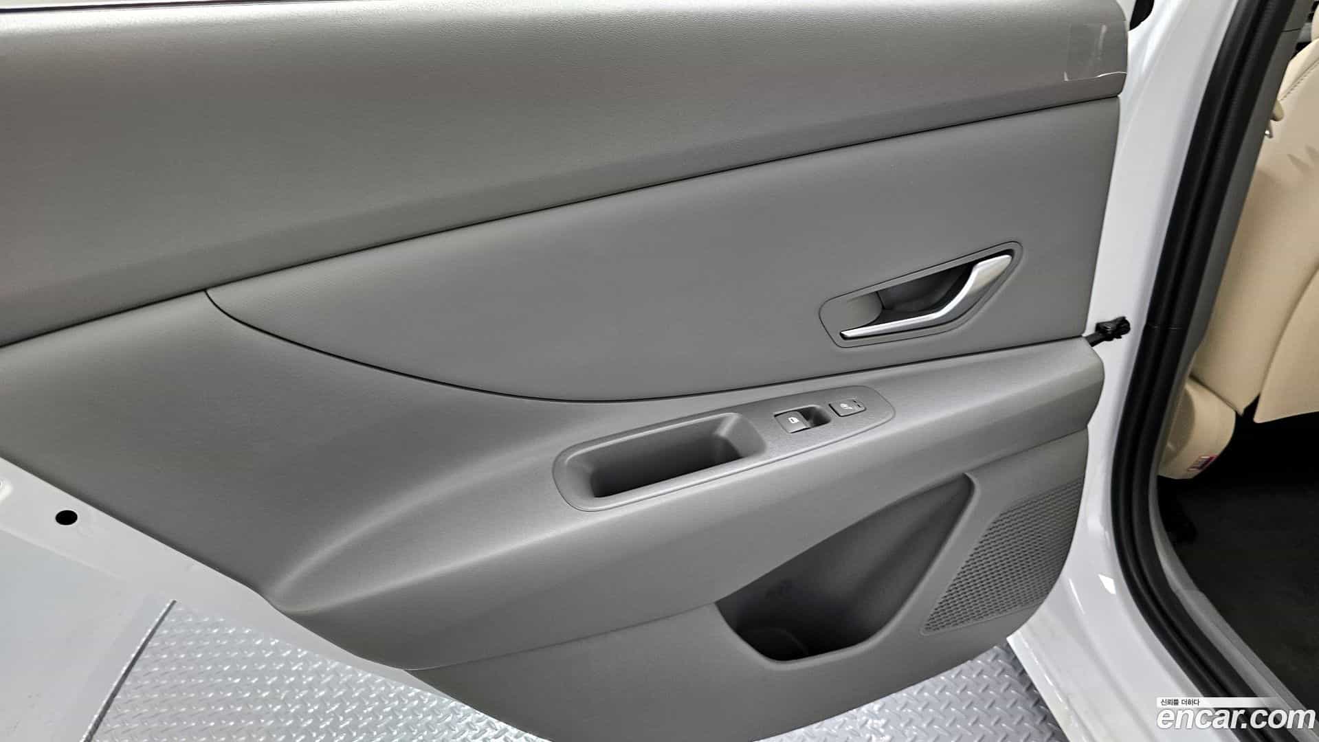 AVANTE Hyundai 2025.1-INNER-035