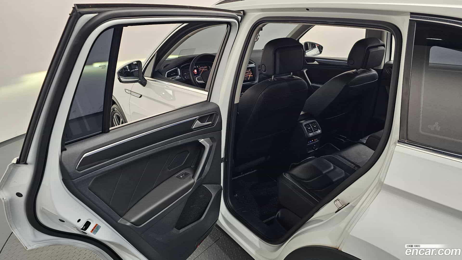 Tiguan Volkswagen 2021.6-OPTION-016