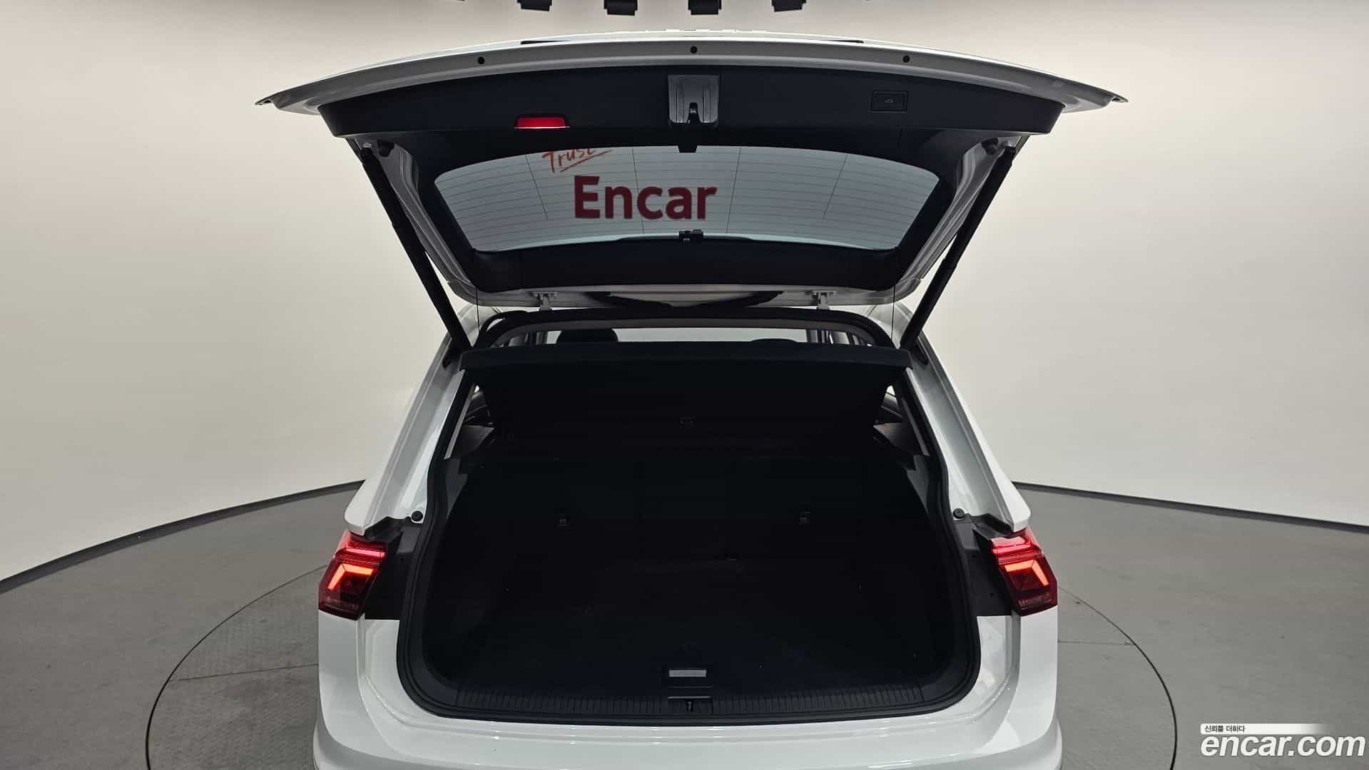 Tiguan Volkswagen 2021.6-OPTION-023