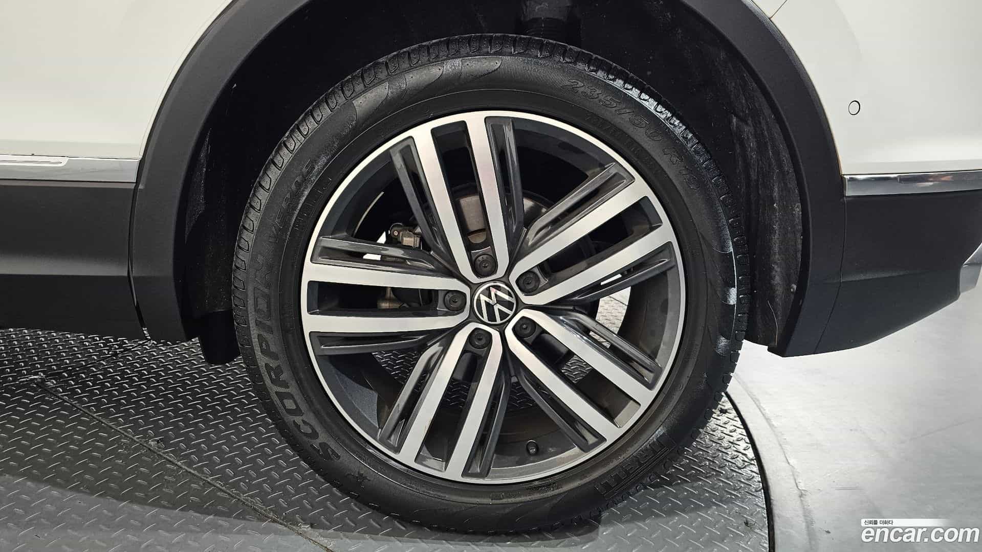 Tiguan Volkswagen 2021.6-OUTER-031