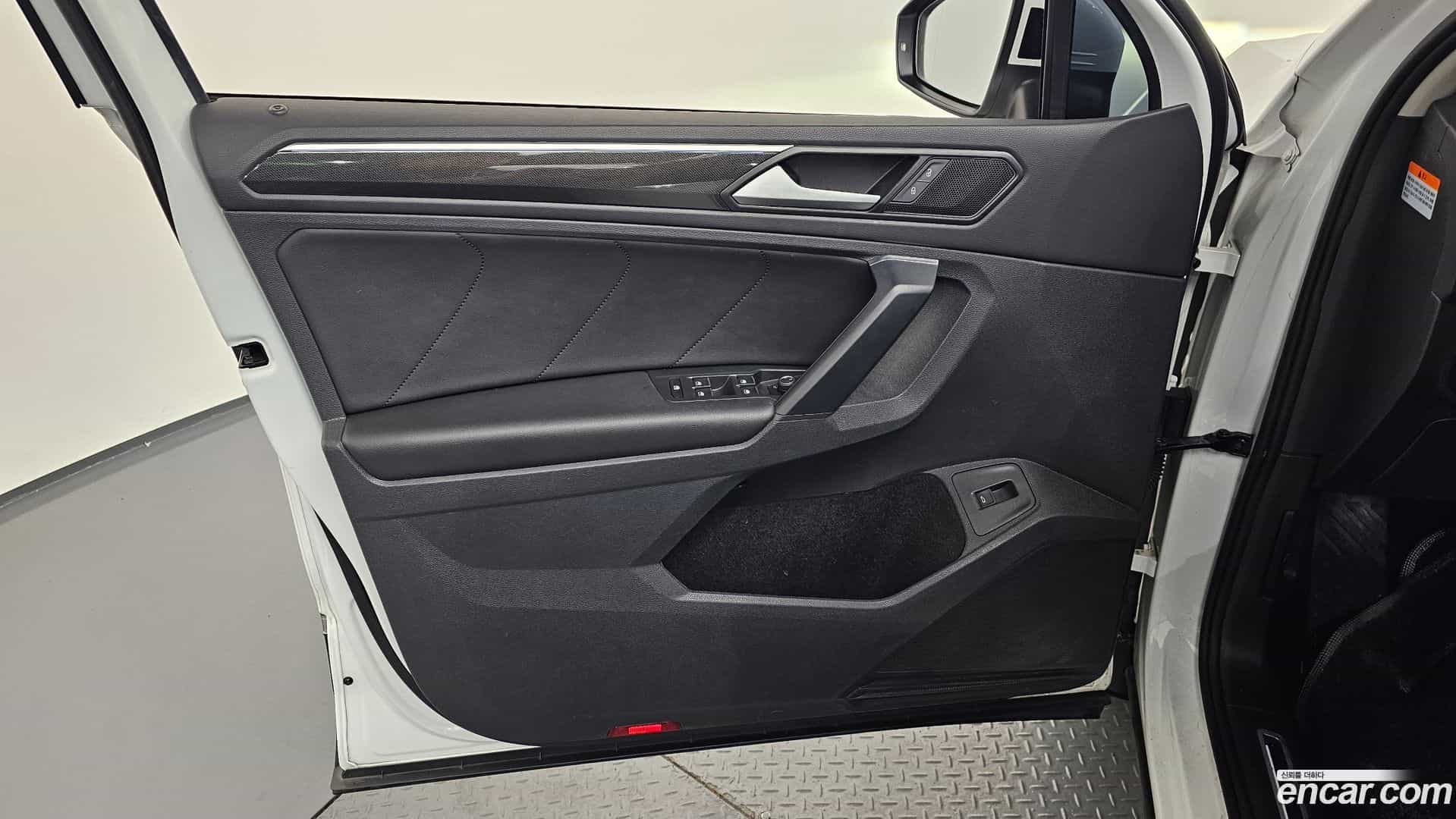 Tiguan Volkswagen 2021.6-INNER-034