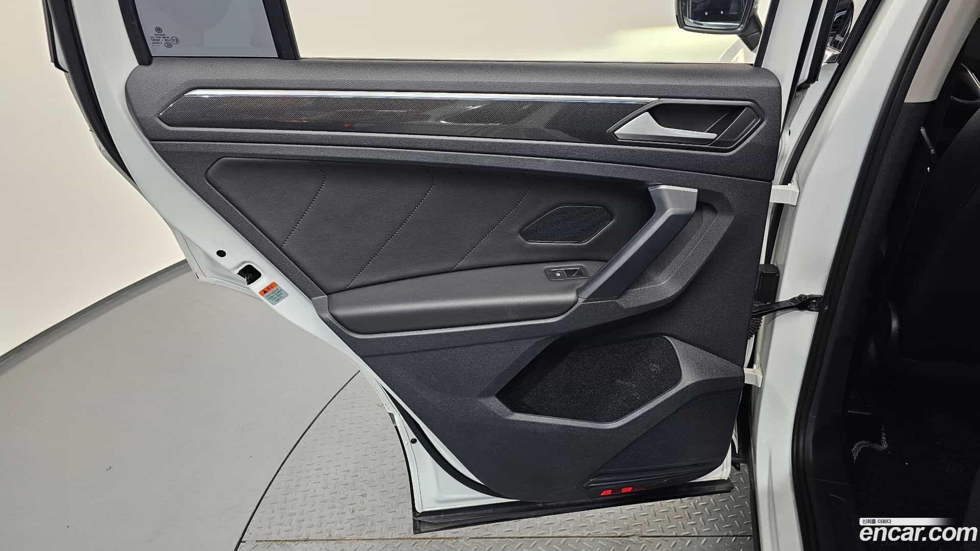 Tiguan Volkswagen 2021.6-INNER-035