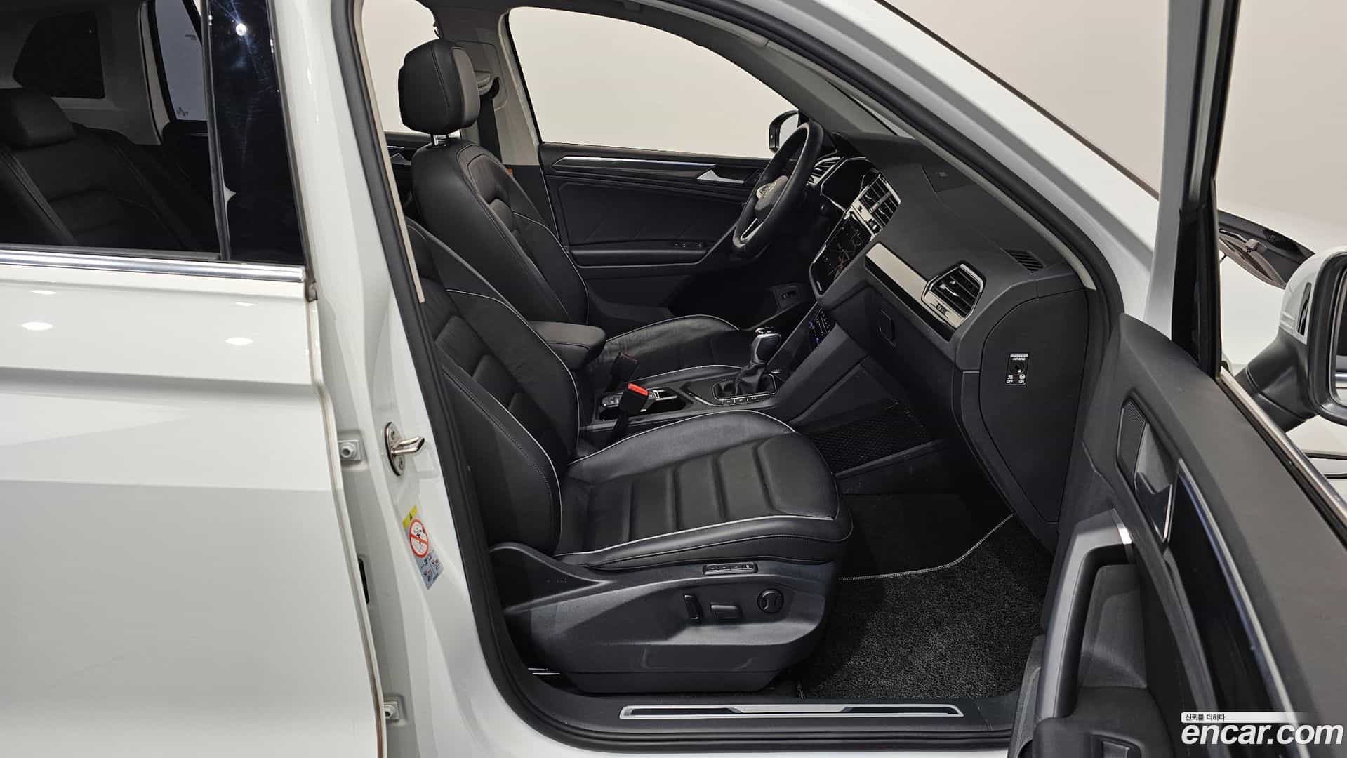 Tiguan Volkswagen 2021.6-INNER-036