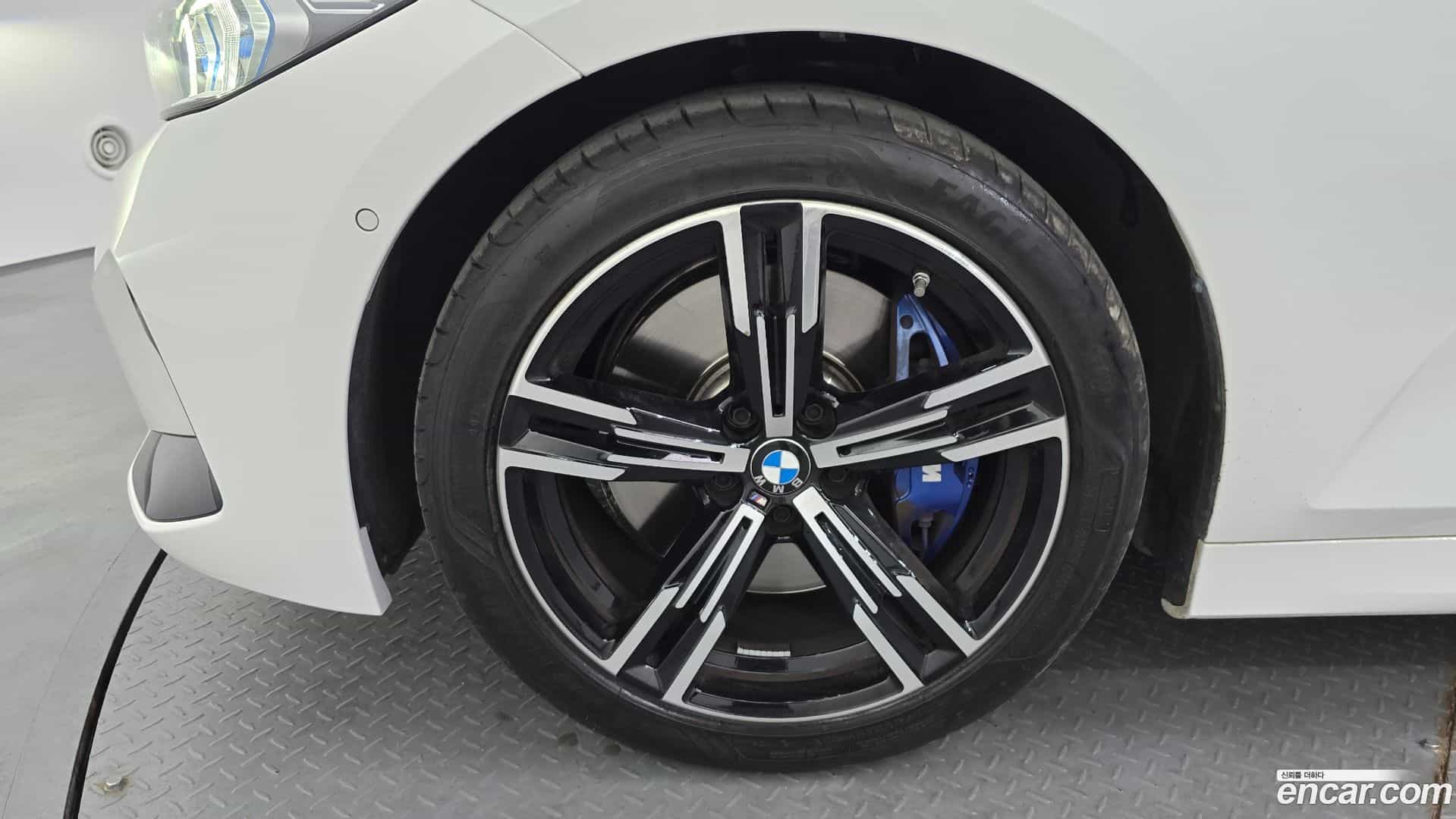3-Series BMW 2023.0-OUTER-005
