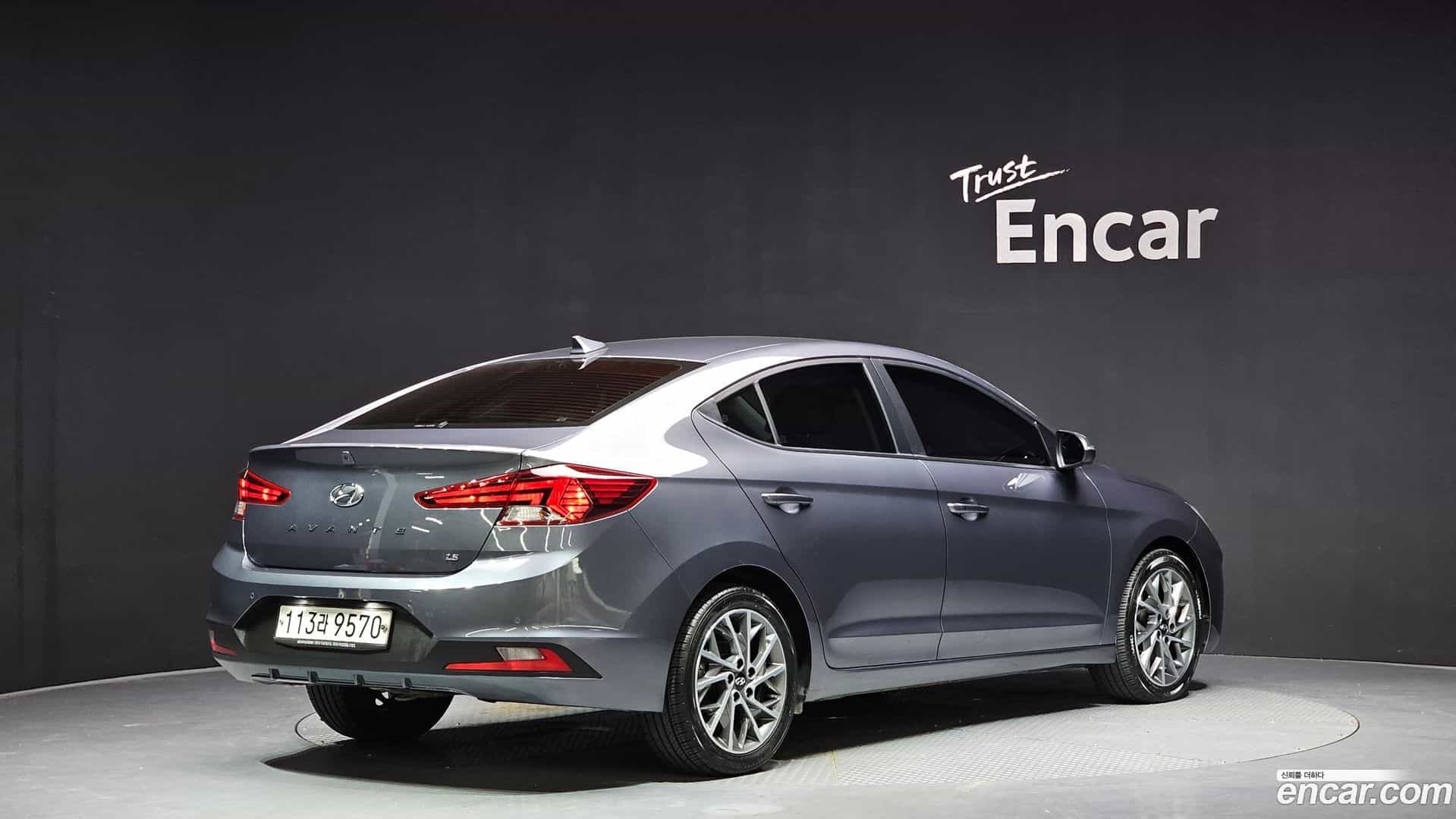 AVANTE Hyundai 2019.8-OUTER-002