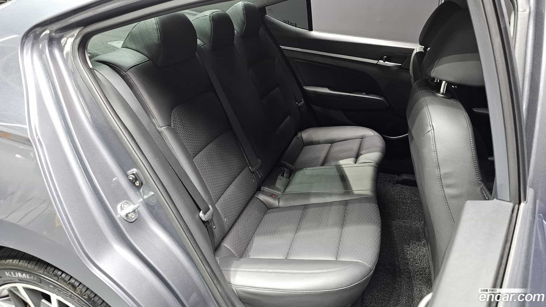 AVANTE Hyundai 2019.8-OPTION-040