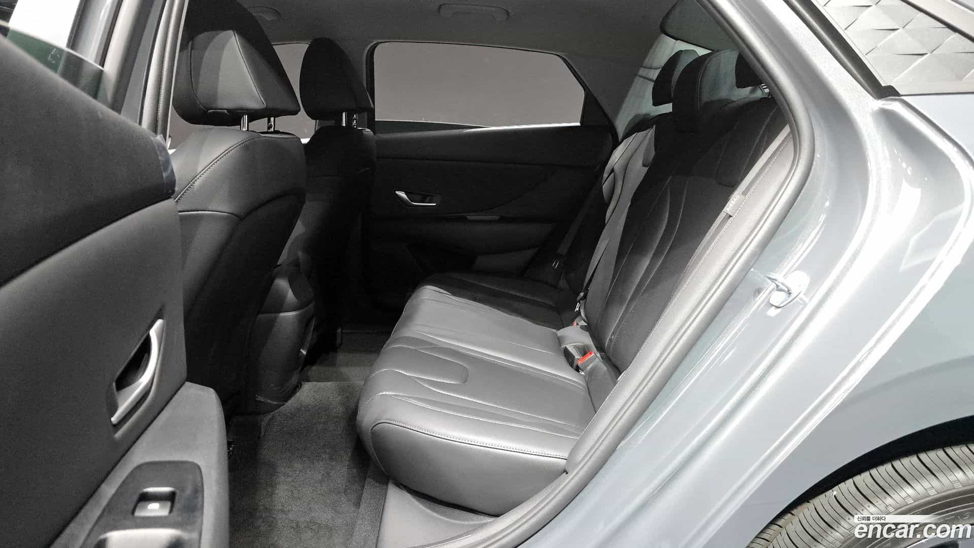 AVANTE Hyundai 2025.9-OPTION-016
