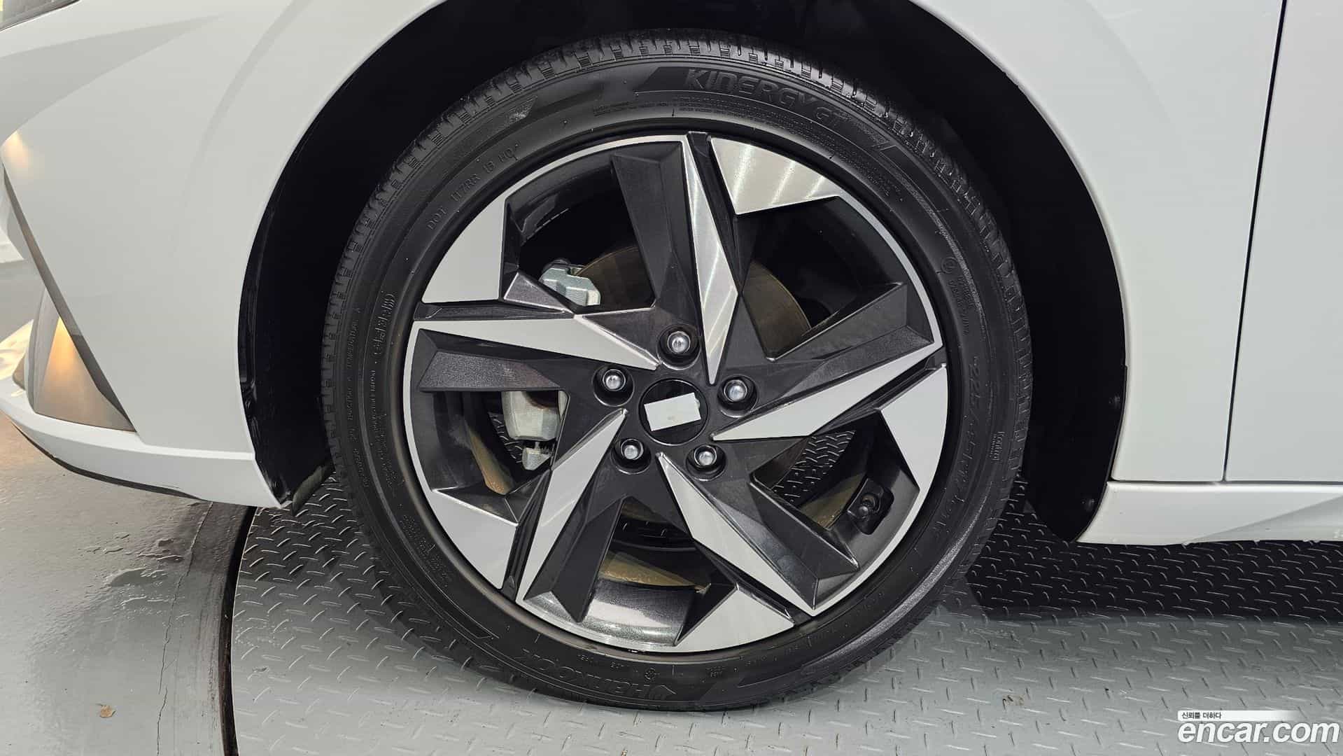 AVANTE Hyundai 2022.1-OUTER-005