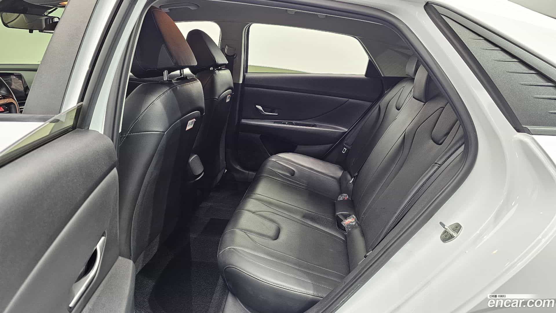 AVANTE Hyundai 2022.1-OPTION-015