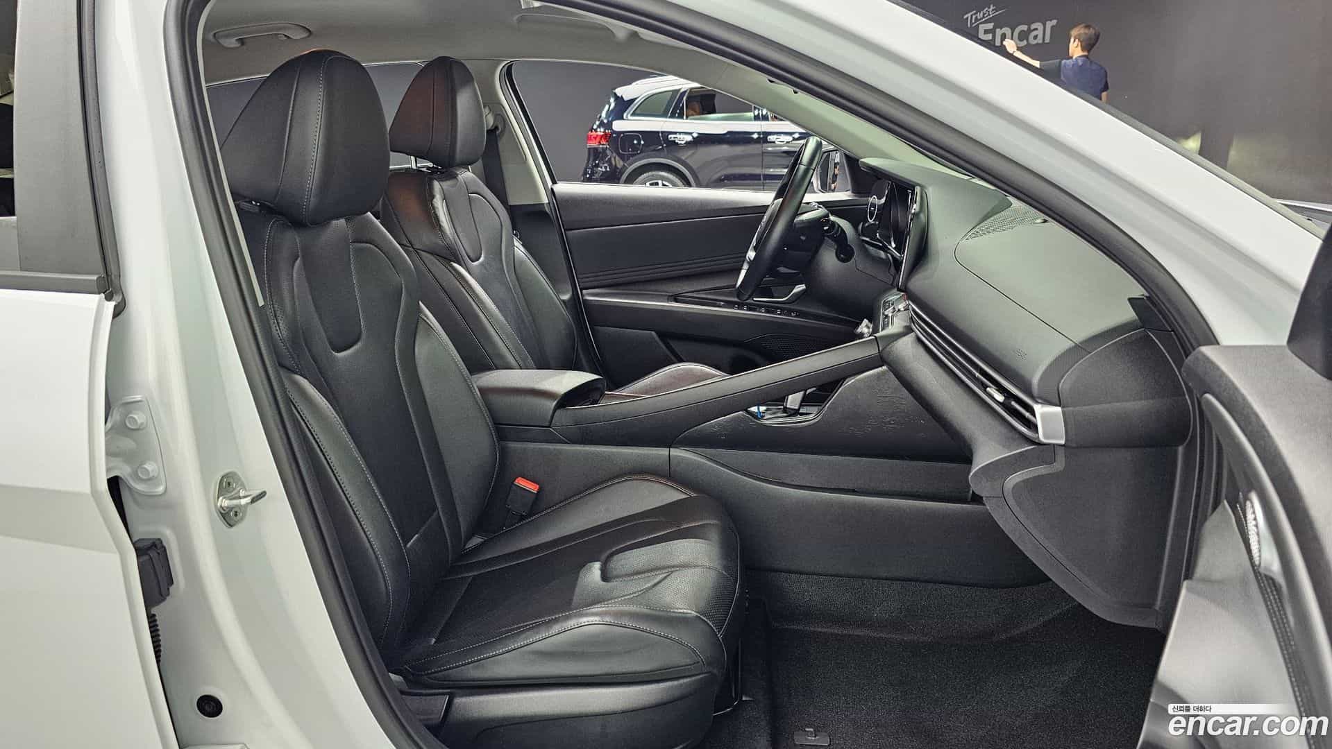 AVANTE Hyundai 2022.1-OPTION-016