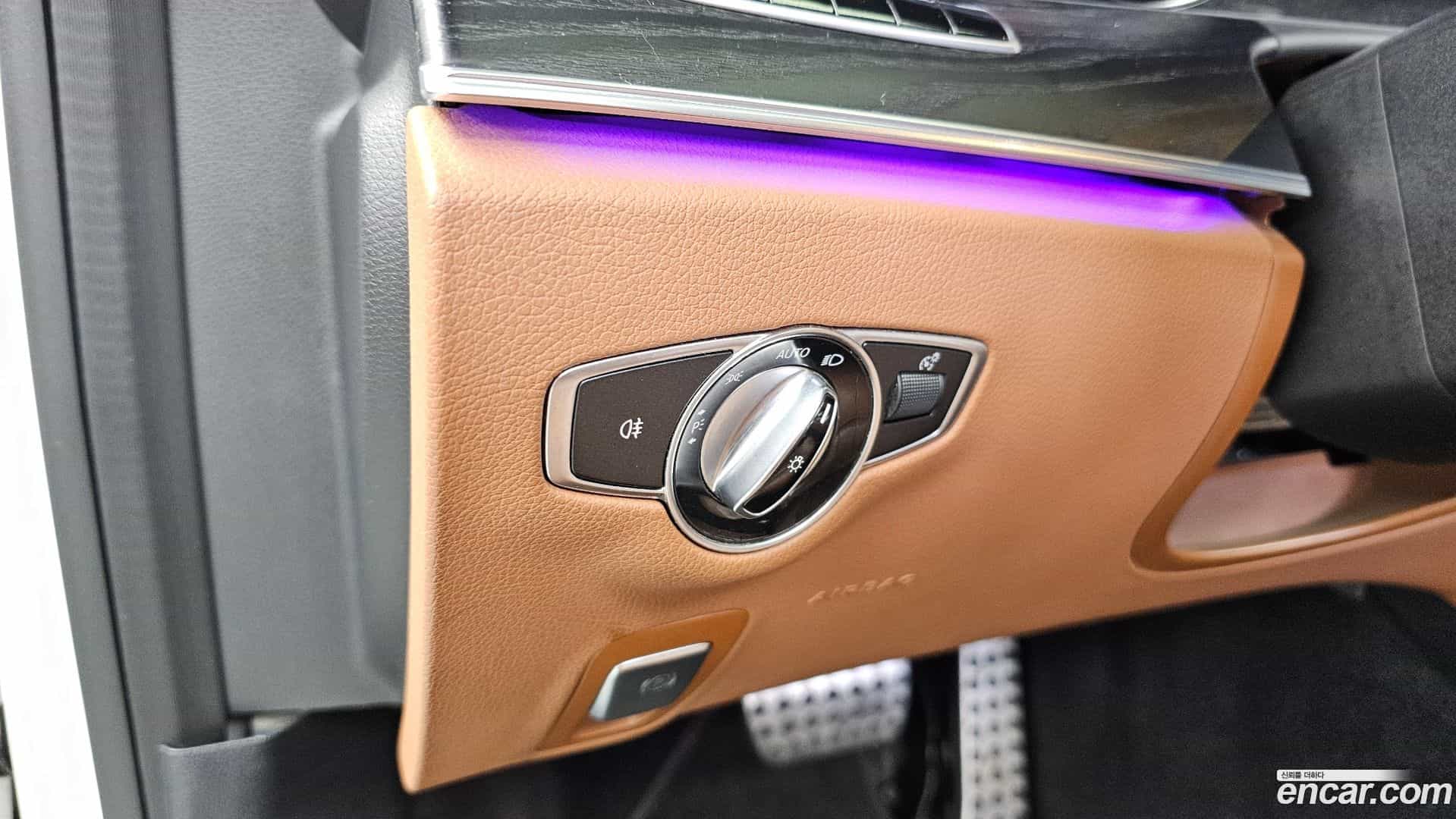 E-Class Mercedes-Benz 2018.11-OPTION-040