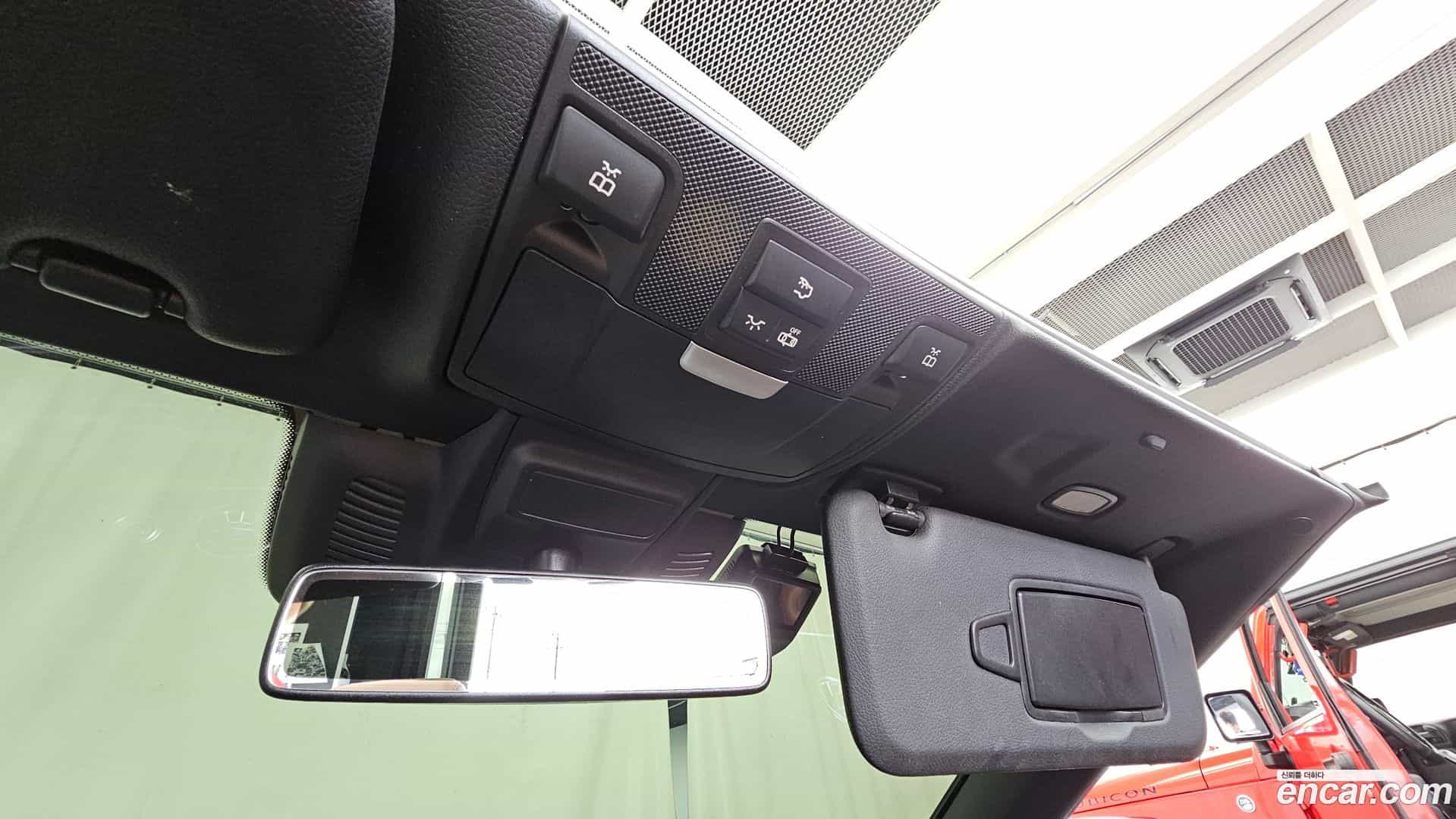 E-Class Mercedes-Benz 2018.11-OPTION-041