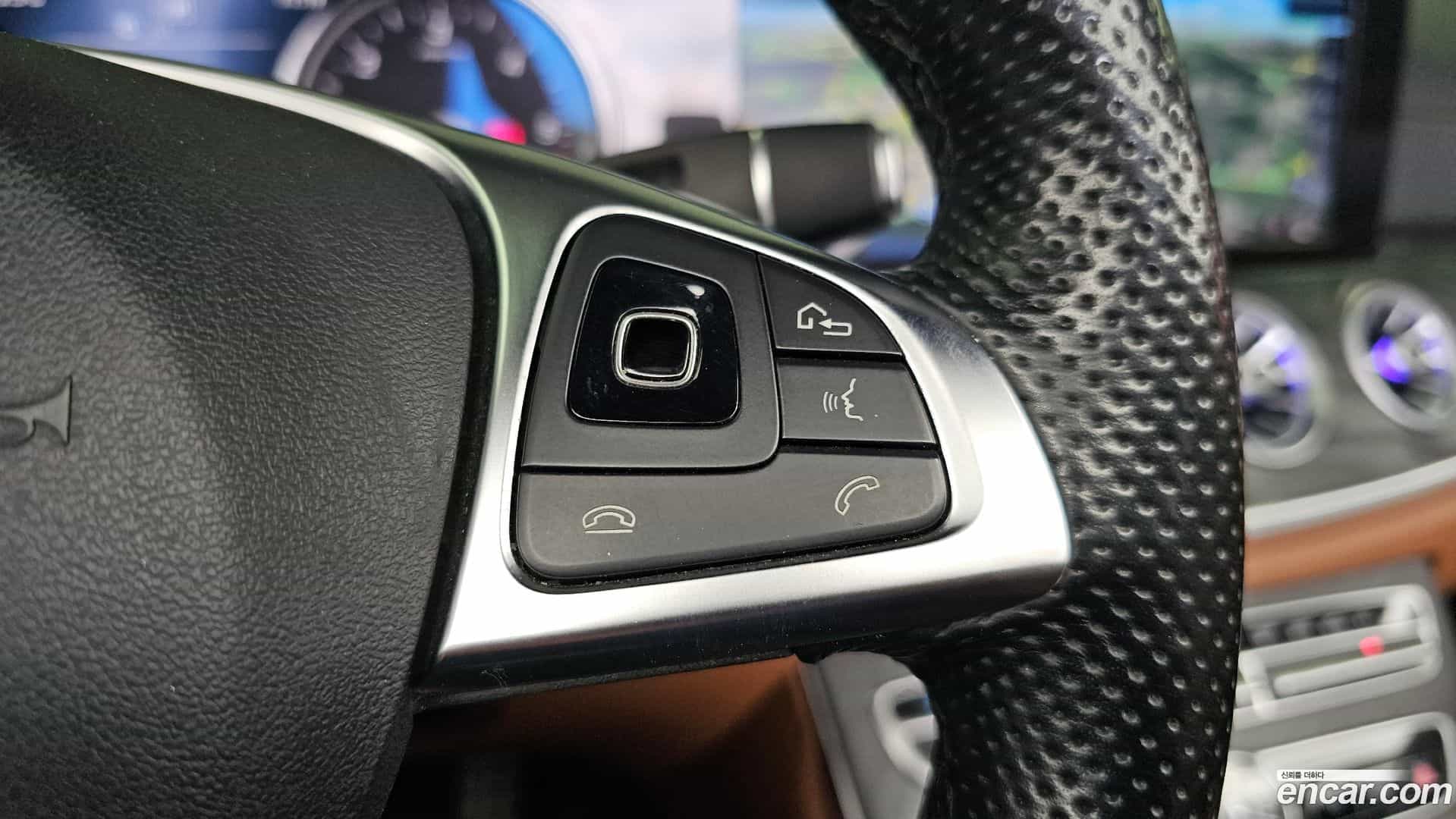 E-Class Mercedes-Benz 2018.11-OPTION-042