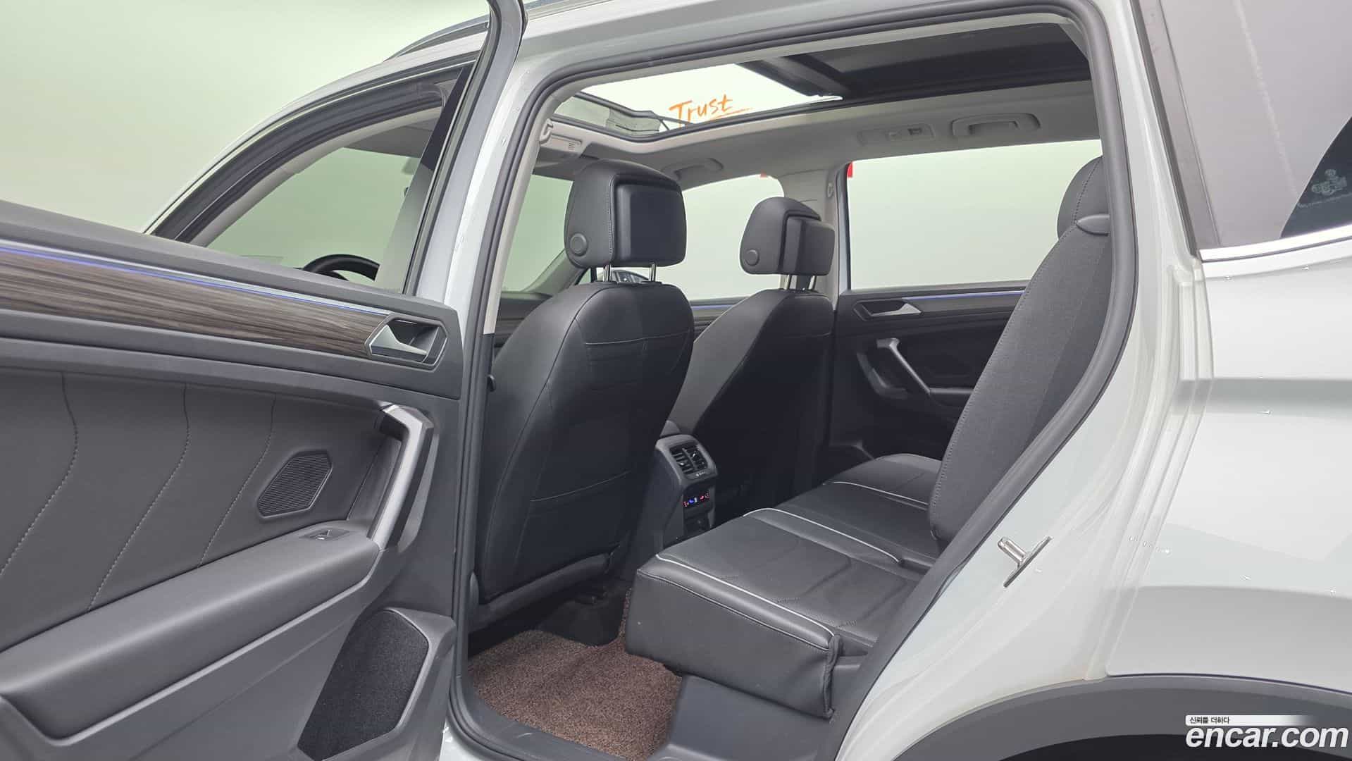Tiguan Volkswagen 2023.4-OPTION-021