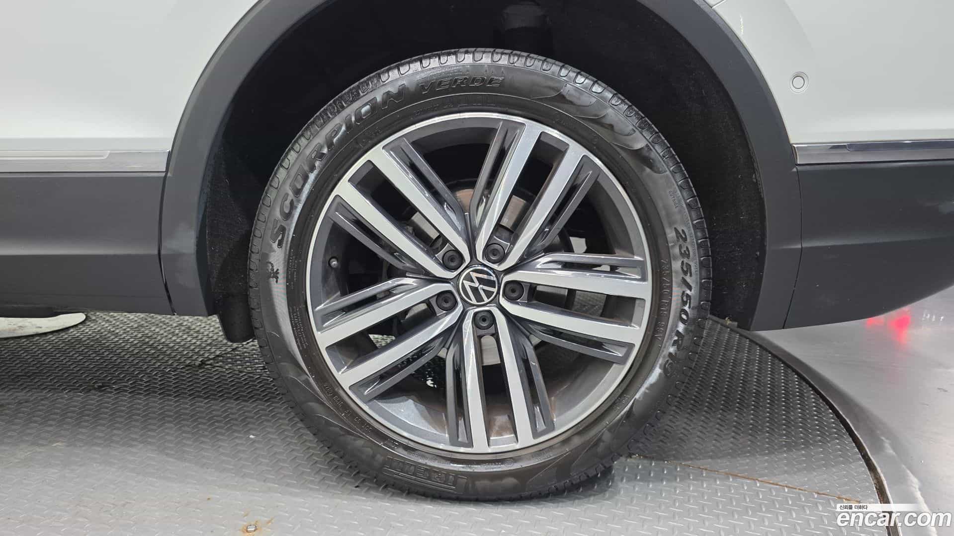 Tiguan Volkswagen 2023.4-OUTER-031