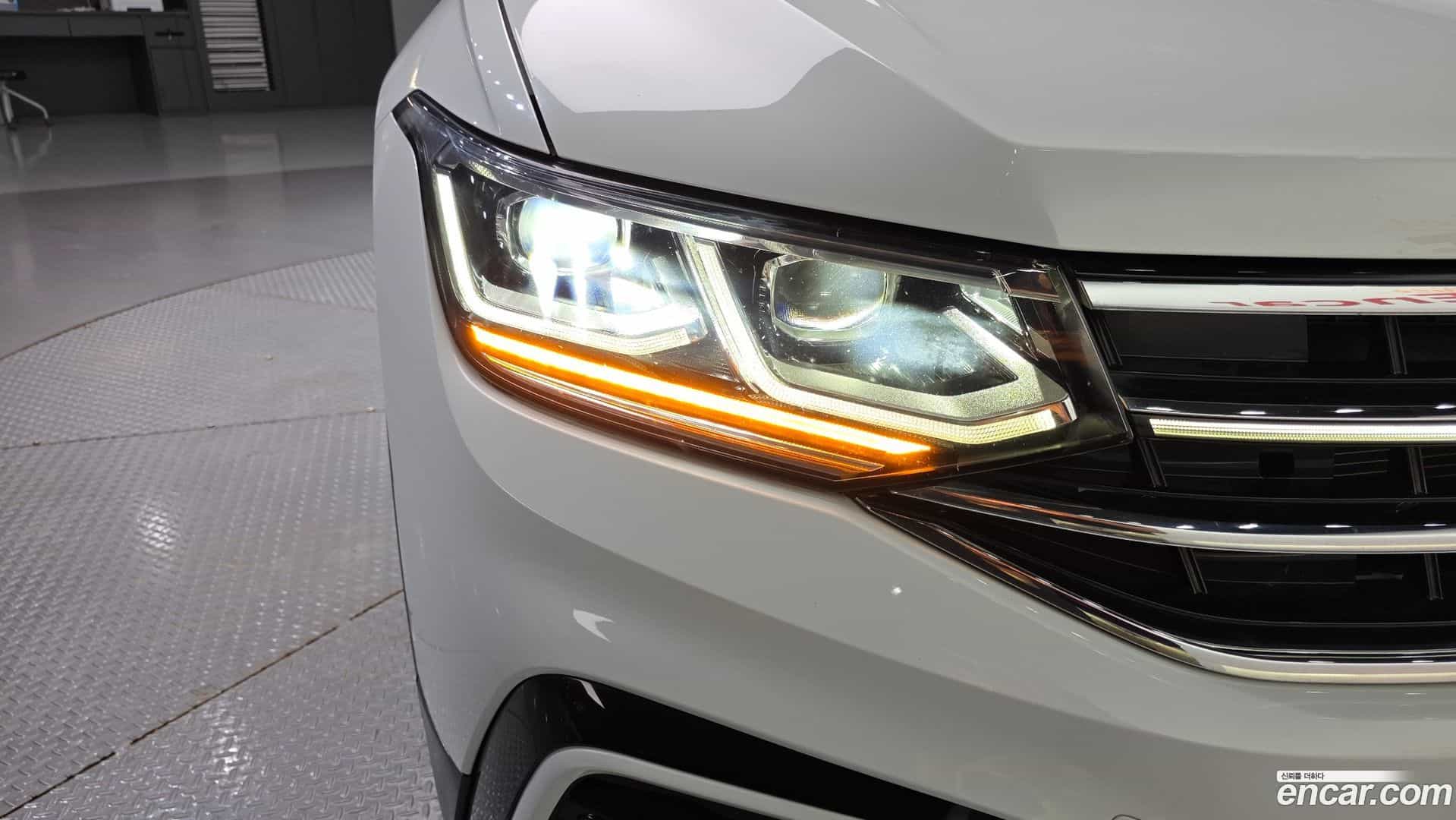 Tiguan Volkswagen 2023.4-OUTER-032