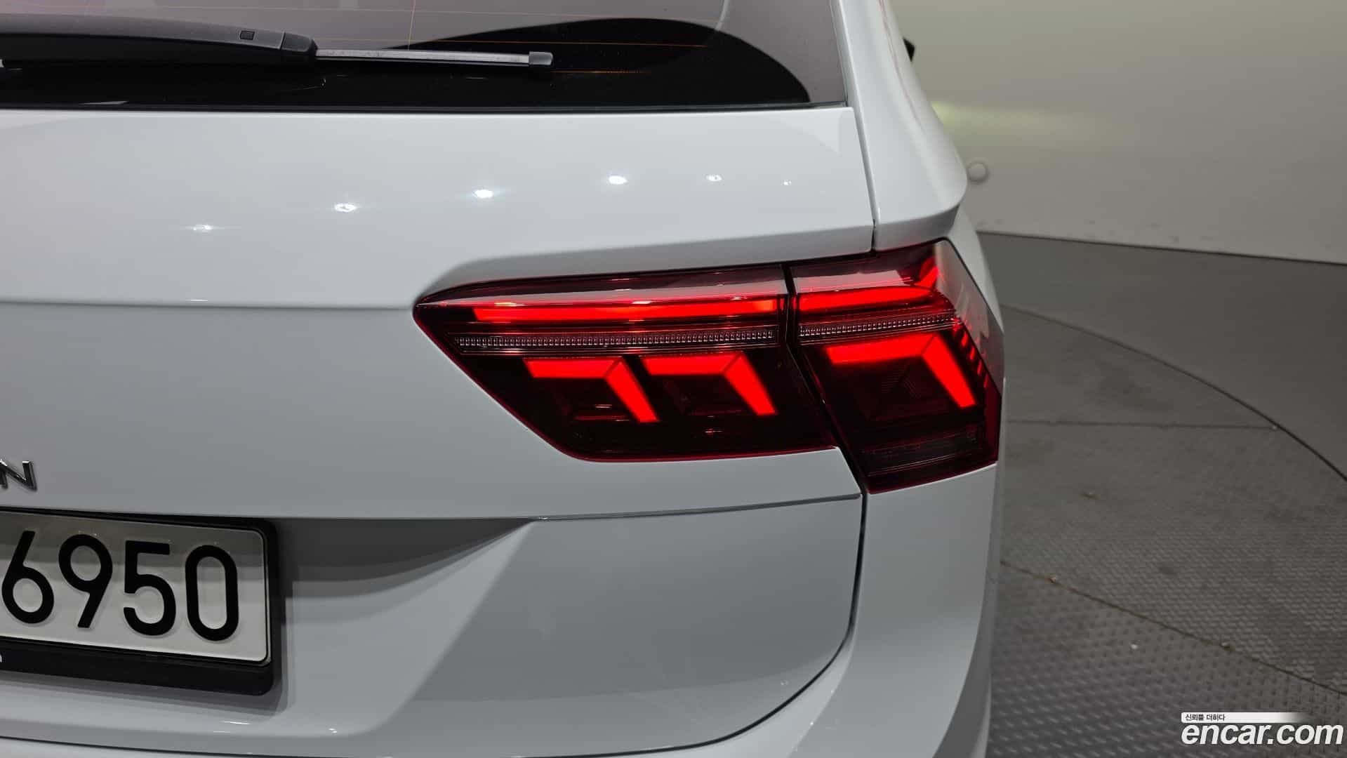 Tiguan Volkswagen 2023.4-OUTER-033