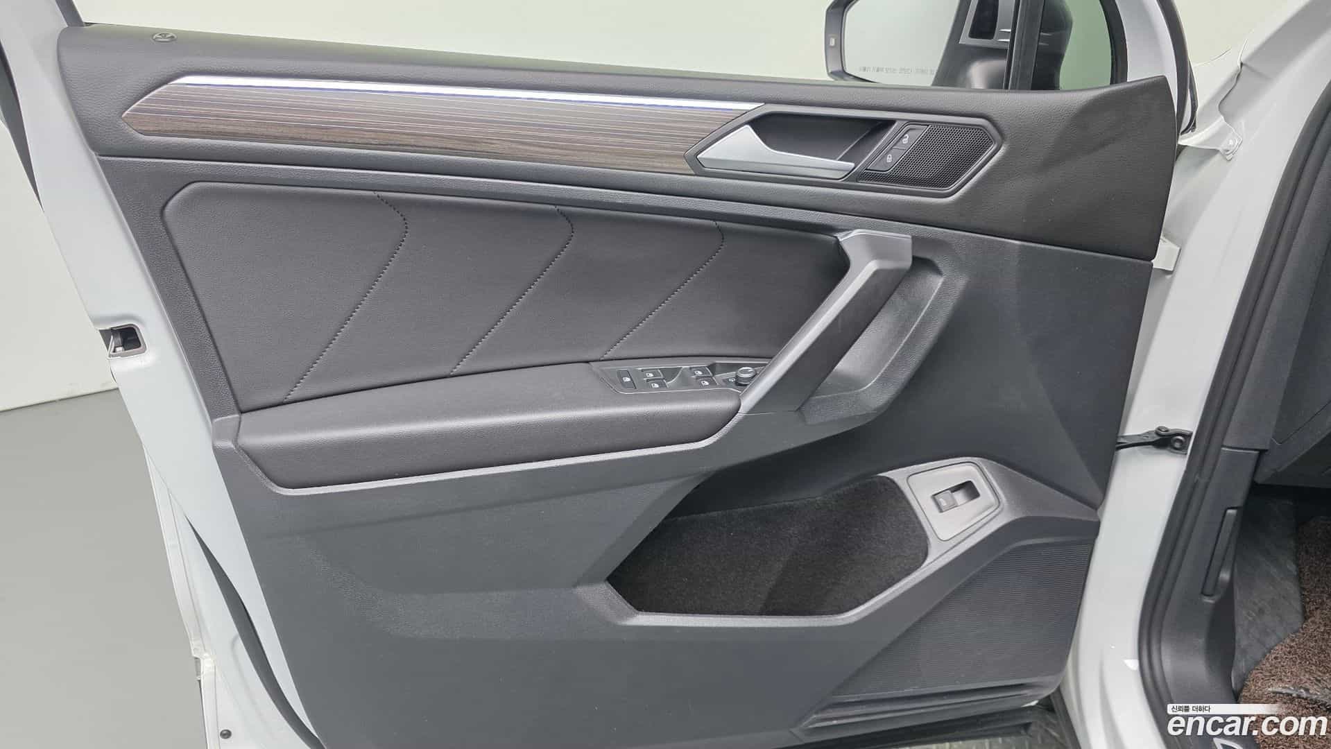 Tiguan Volkswagen 2023.4-INNER-034
