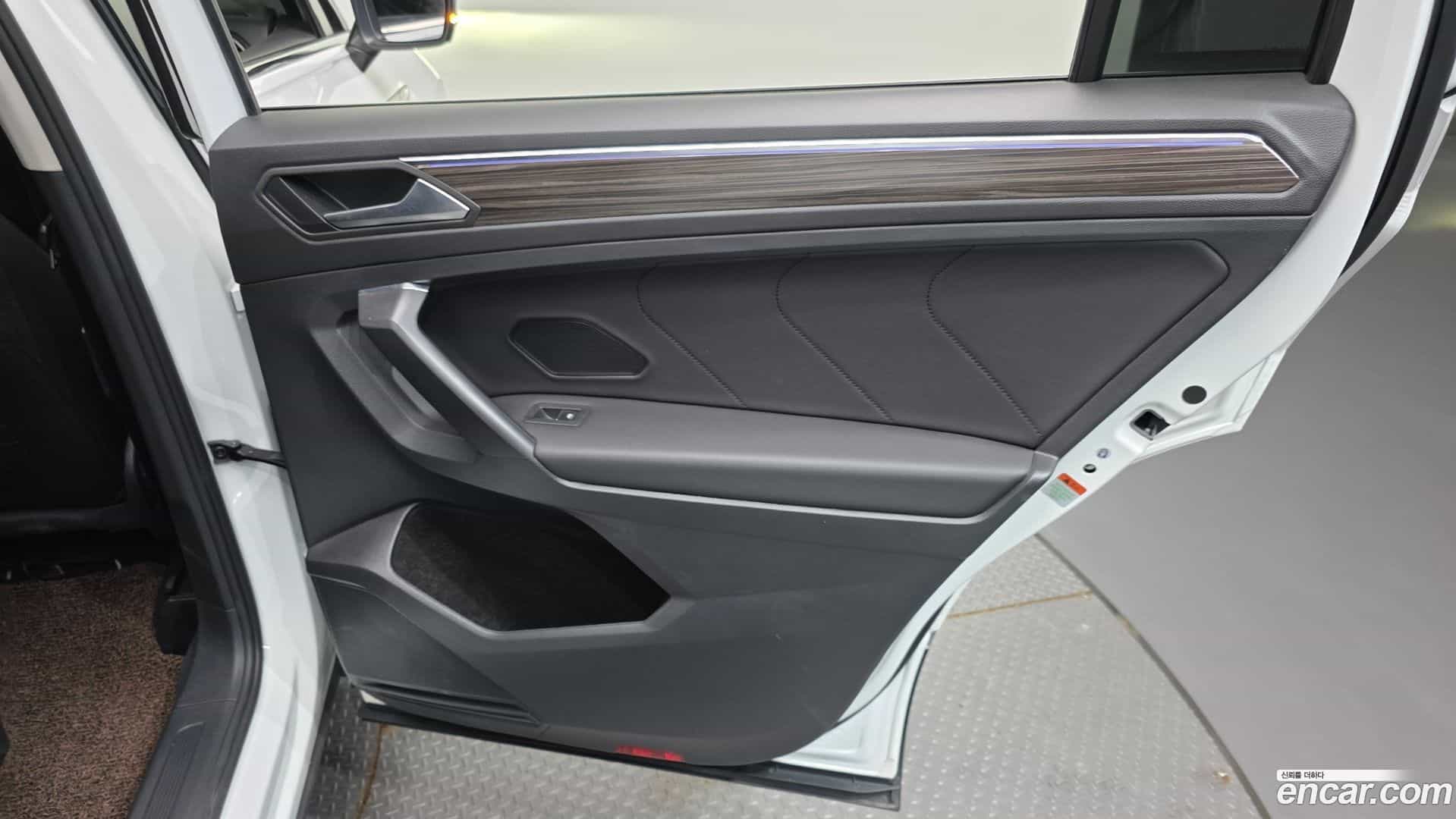 Tiguan Volkswagen 2023.4-INNER-035