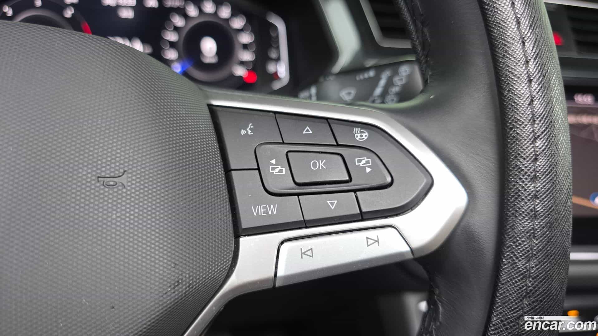 Tiguan Volkswagen 2023.4-OPTION-040