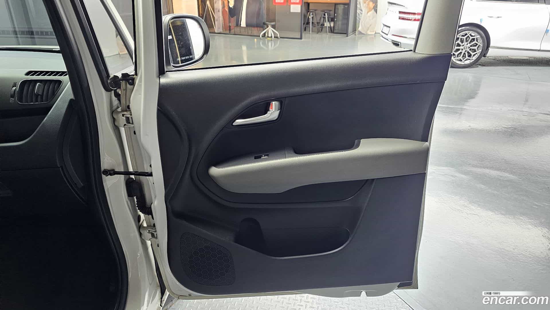 RAY Kia 2023.1-INNER-035