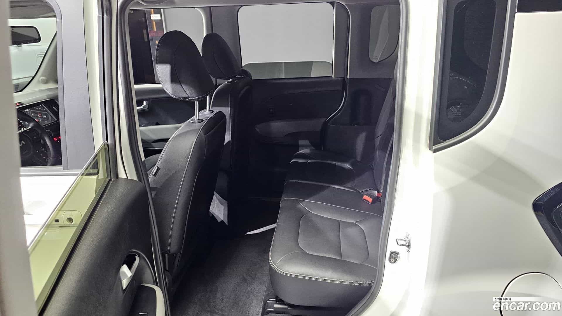 RAY Kia 2023.1-INNER-036