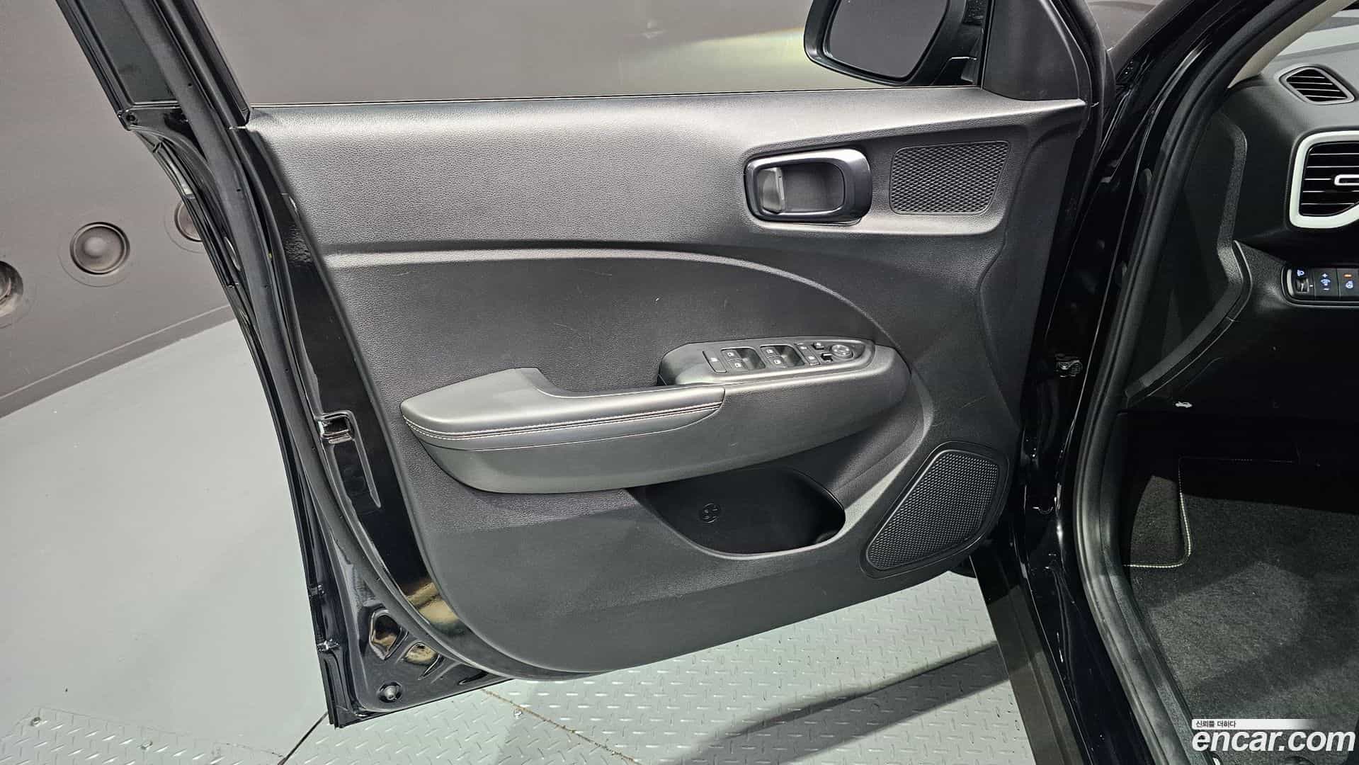 Venue Hyundai 2024.5-INNER-034