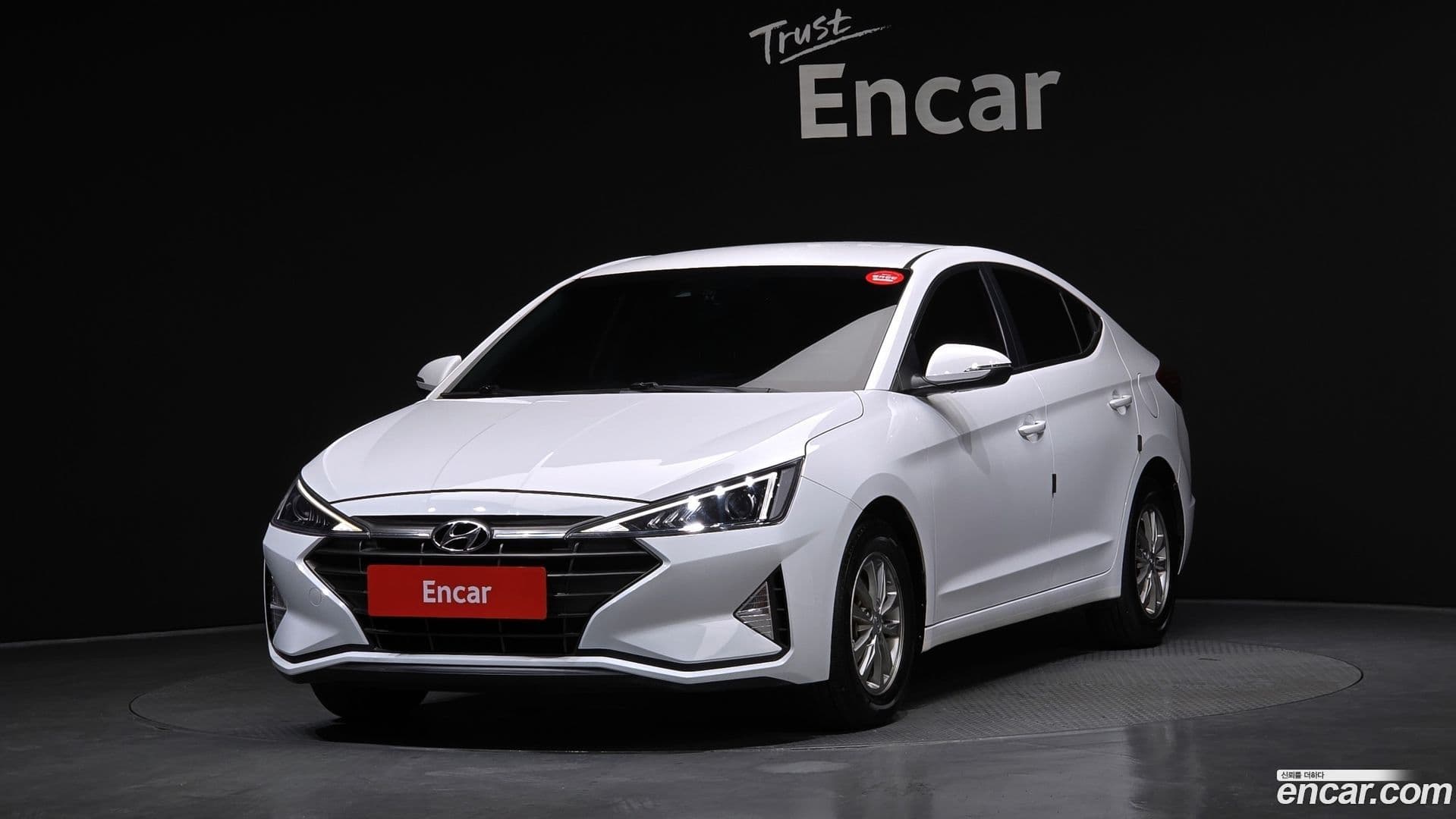 Main__Slider__Photo:AVANTE Hyundai 2018.9-0