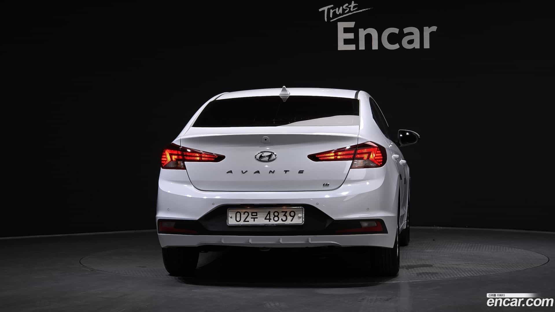 AVANTE Hyundai 2018.9-OUTER-004