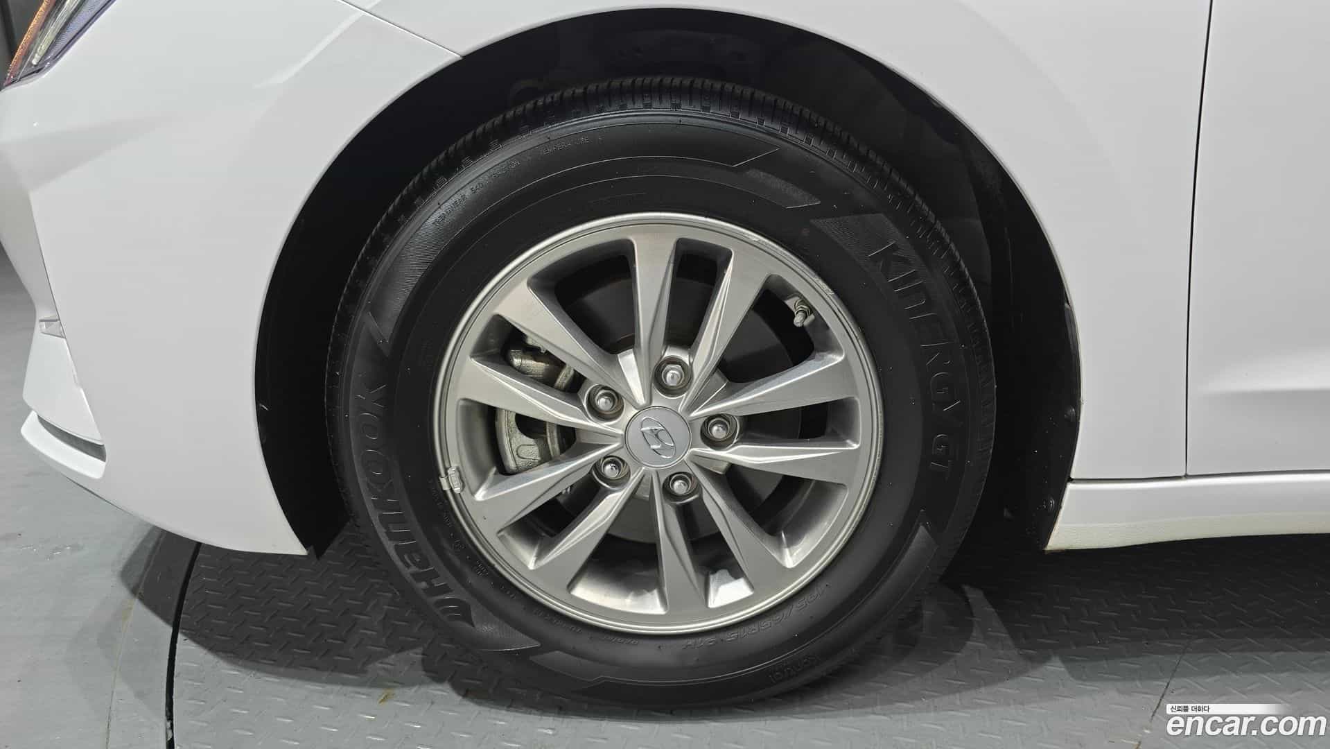 AVANTE Hyundai 2018.9-OUTER-005