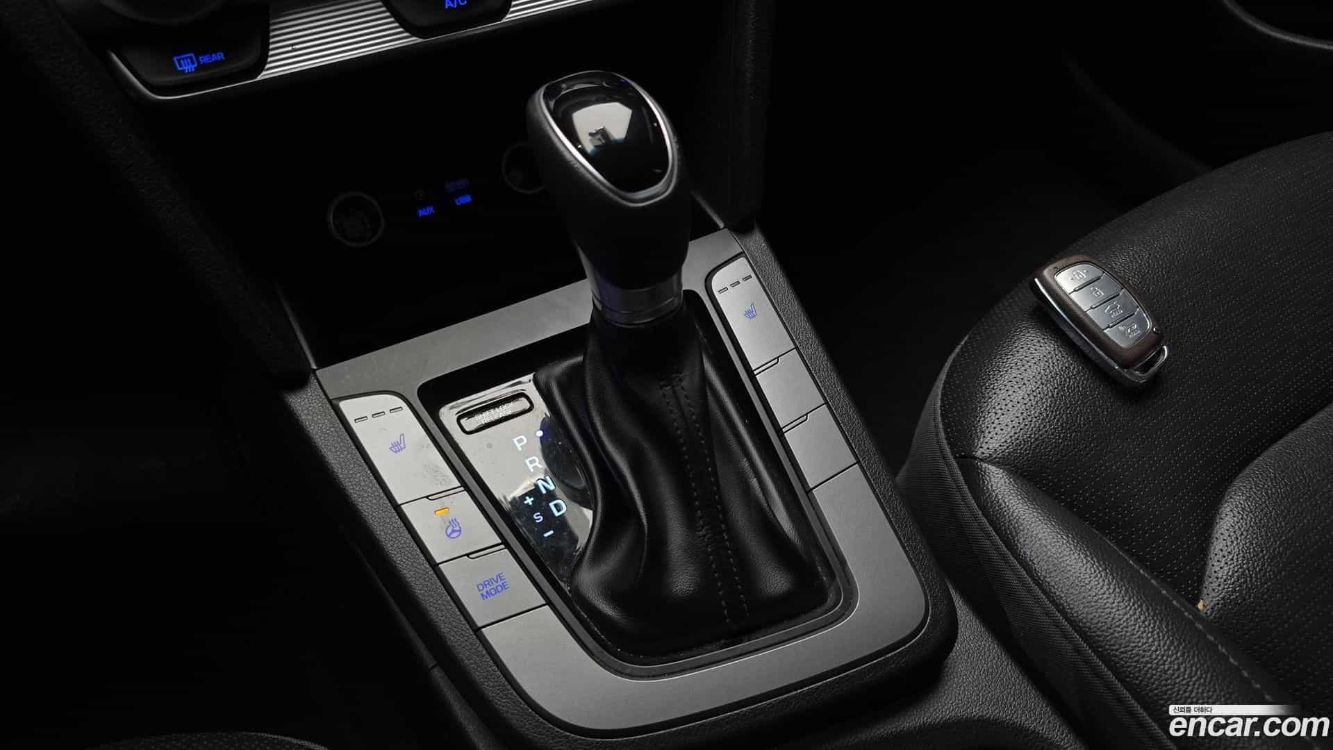 AVANTE Hyundai 2018.9-INNER-009