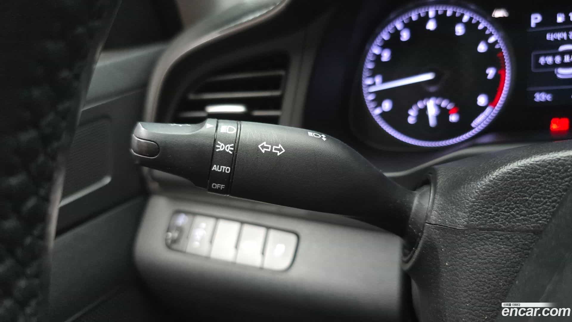 AVANTE Hyundai 2018.9-OPTION-021