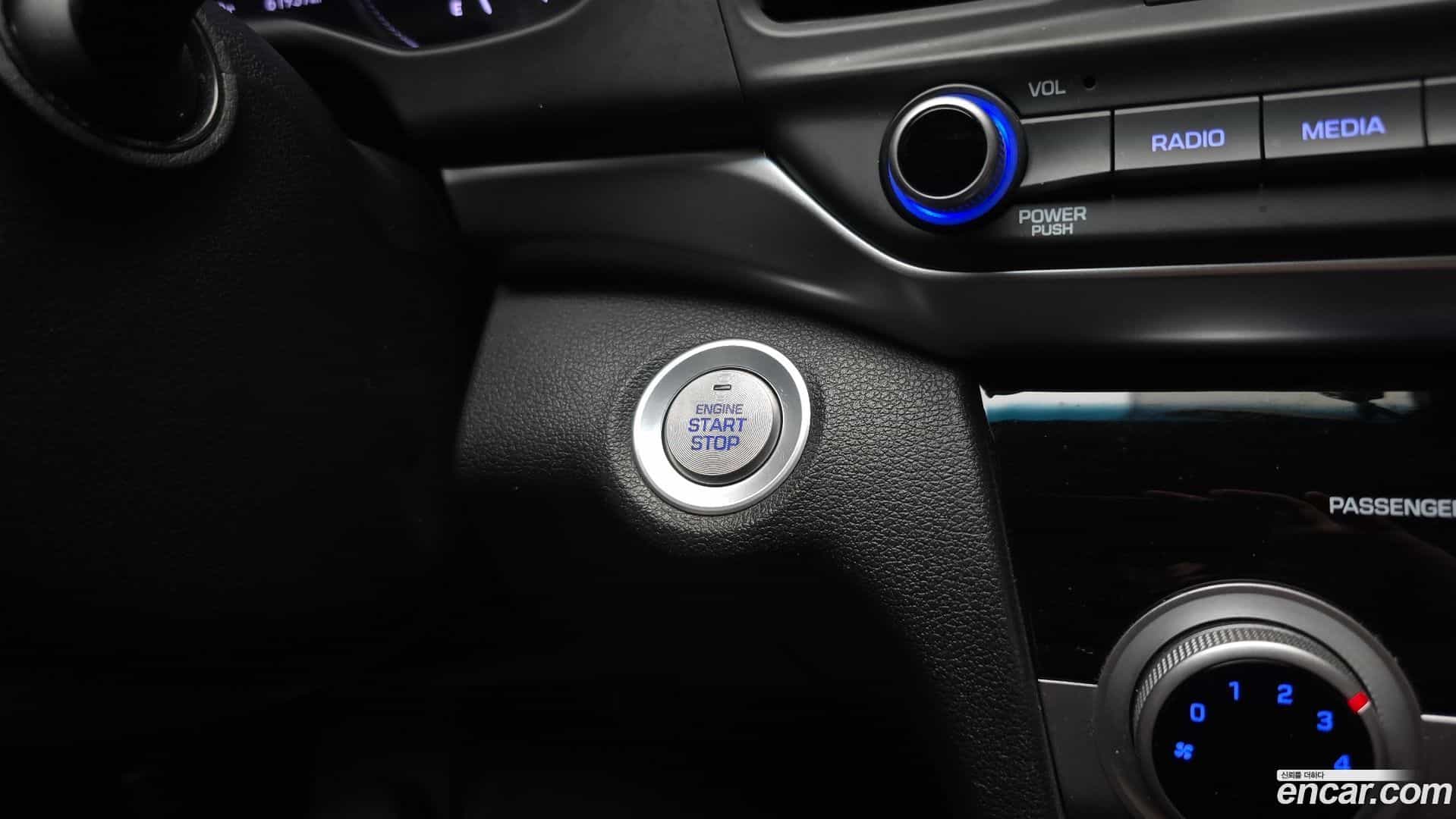 AVANTE Hyundai 2018.9-OPTION-023