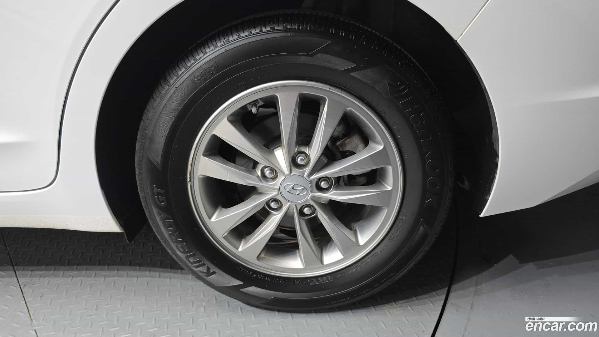 AVANTE Hyundai 2018.9-OUTER-031